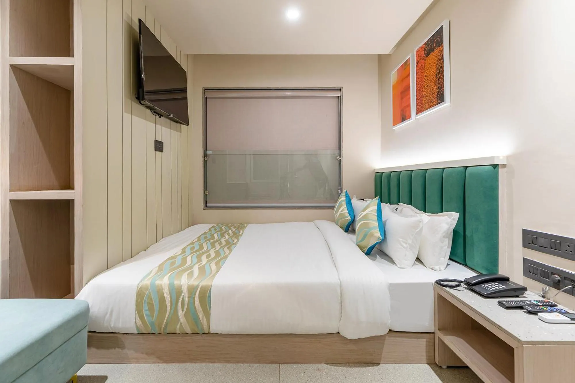 Bed in FabHotel Red Vibe - Kasturba Nagar