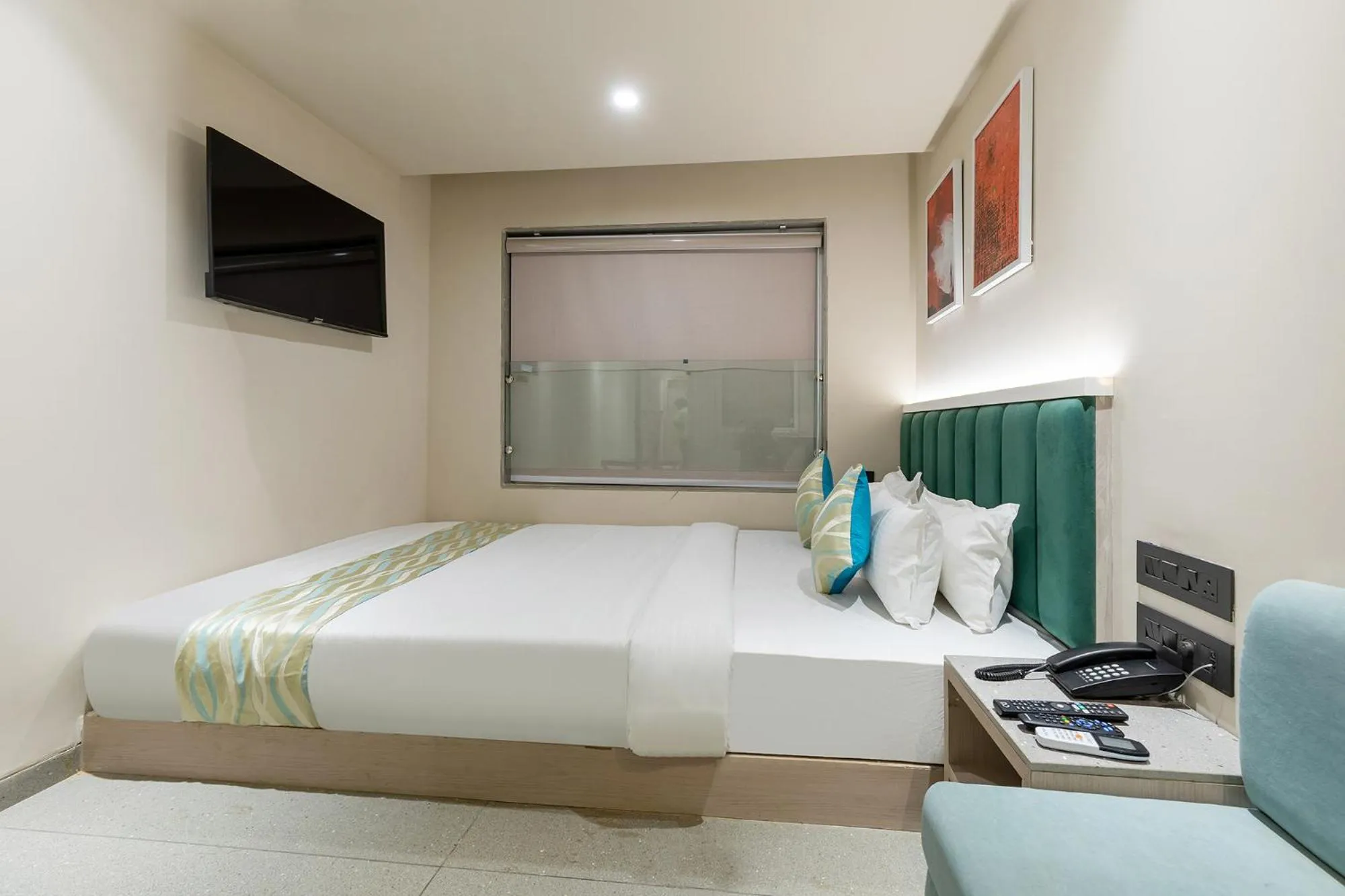 Bed in FabHotel Red Vibe - Kasturba Nagar