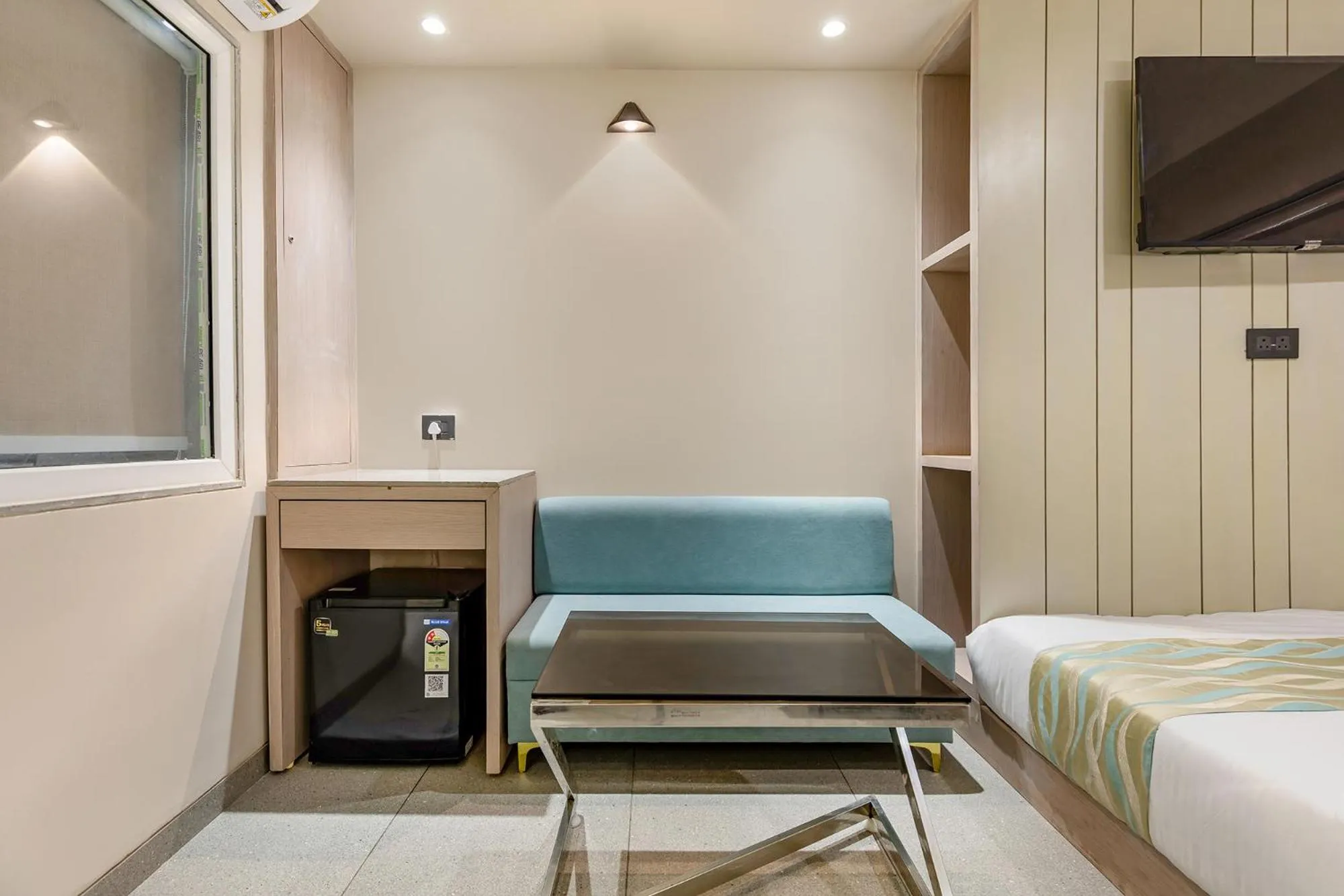 Bedroom, Bed in FabHotel Red Vibe - Kasturba Nagar