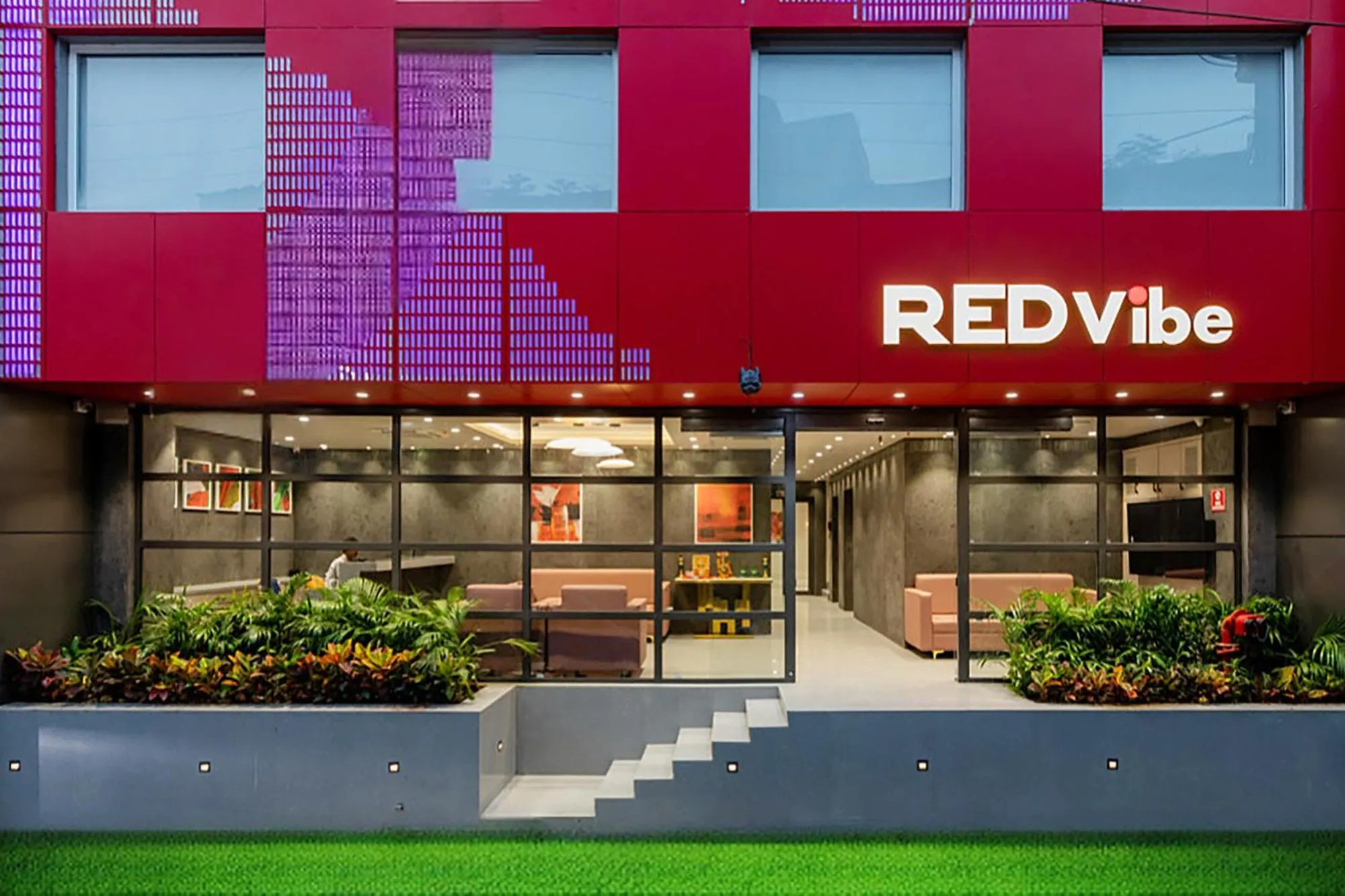 Facade/entrance in FabHotel Red Vibe - Kasturba Nagar