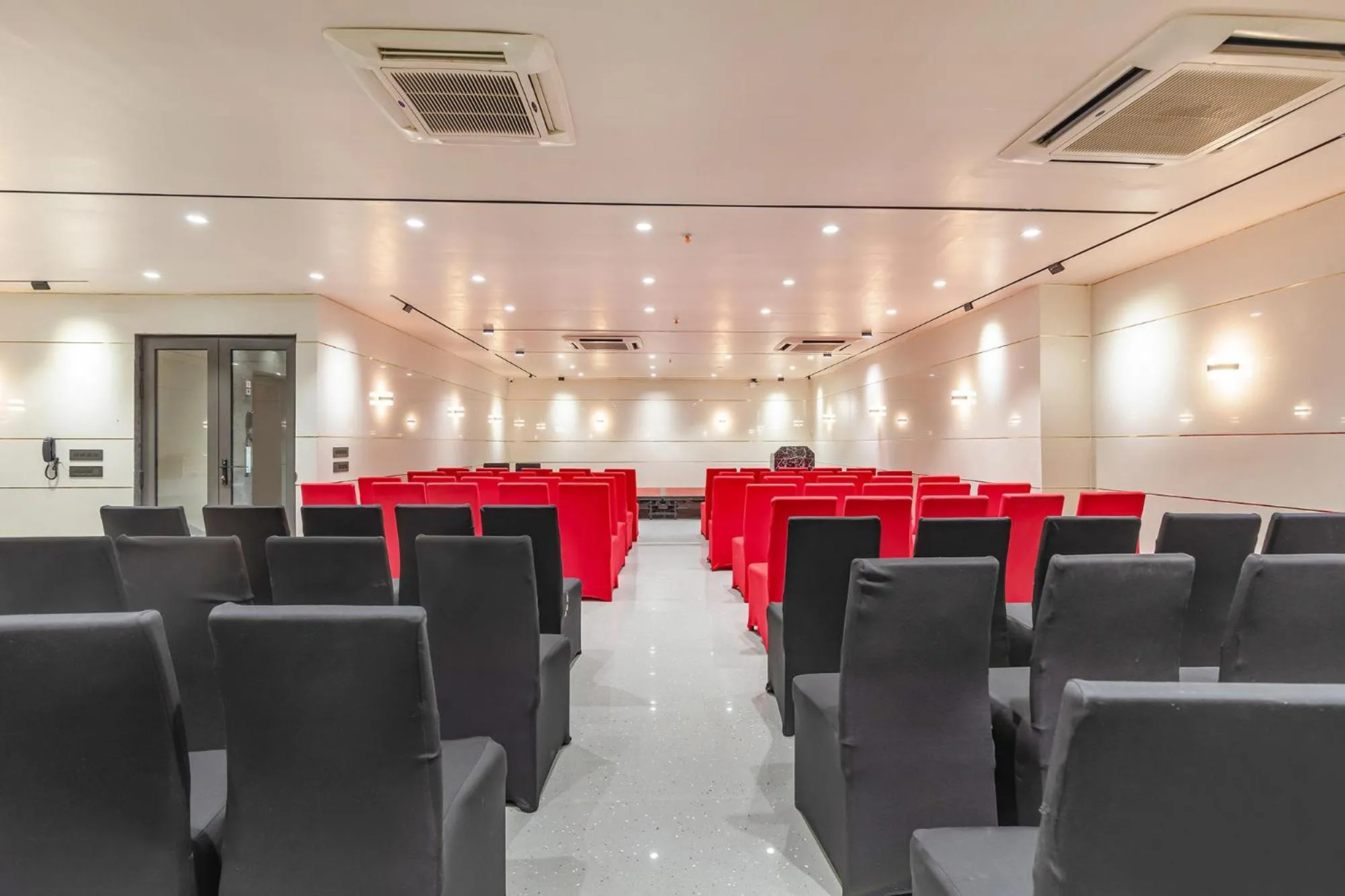 Banquet/Function facilities in FabHotel Red Vibe - Kasturba Nagar