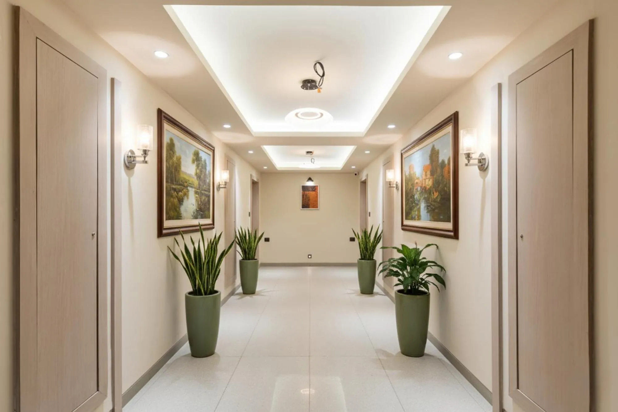 Lobby or reception in FabHotel Red Vibe - Kasturba Nagar