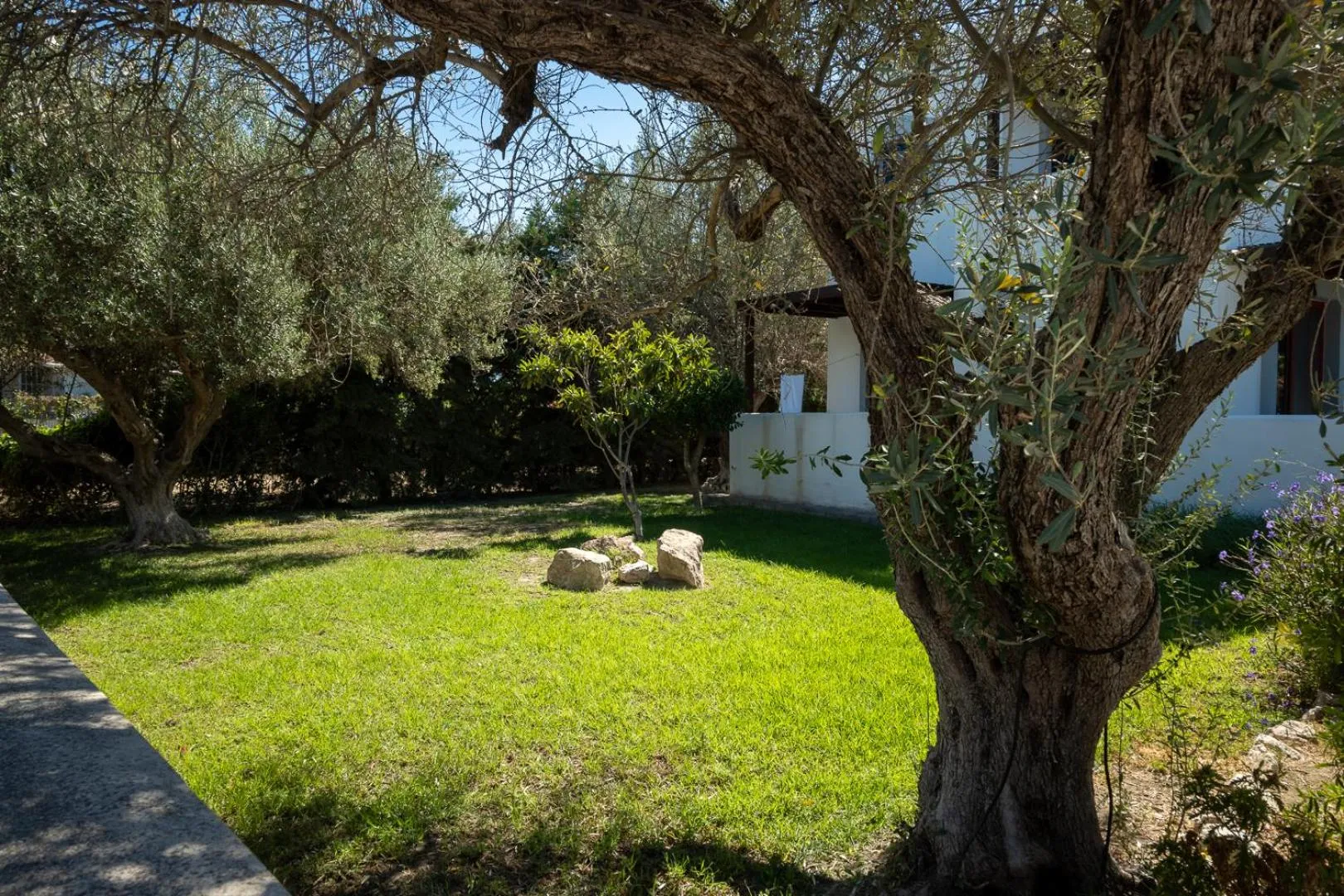 Day in Triantafillas Suites