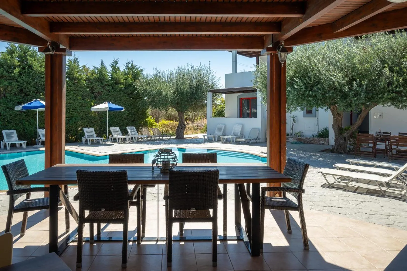 Day in Triantafillas Suites