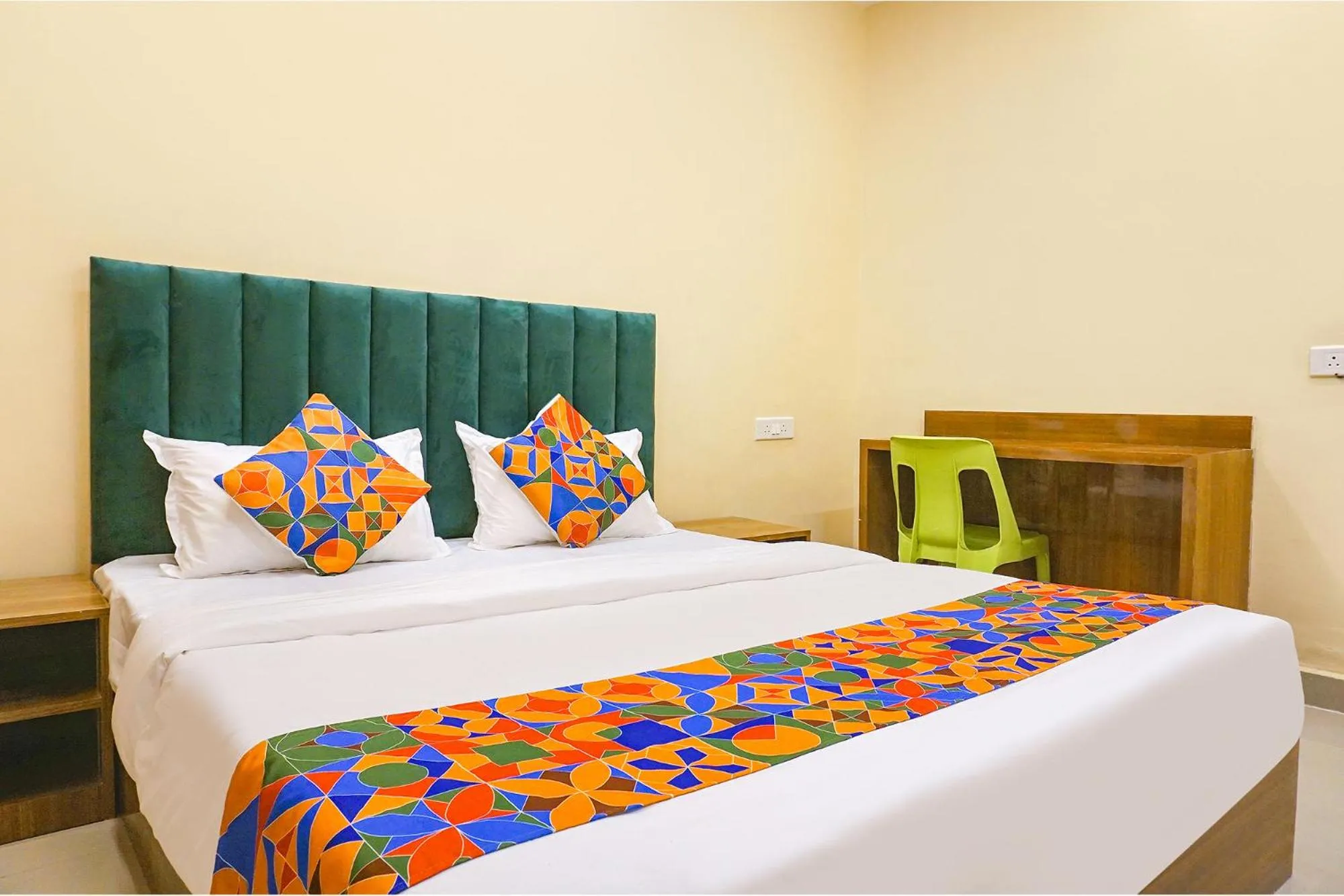 Bed in FabHotel New Falcon Inn - Nr Balewadi stadium