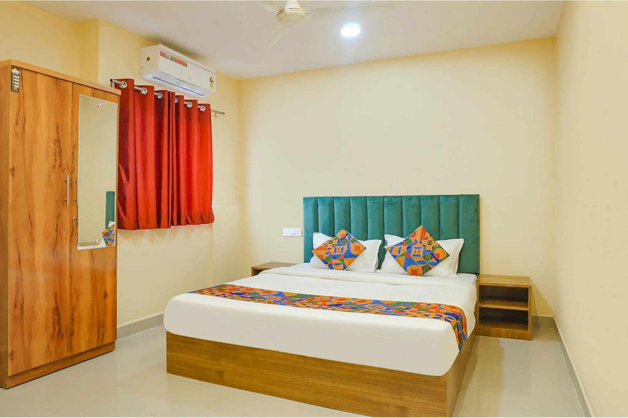 Bed in FabHotel New Falcon Inn - Nr Balewadi stadium