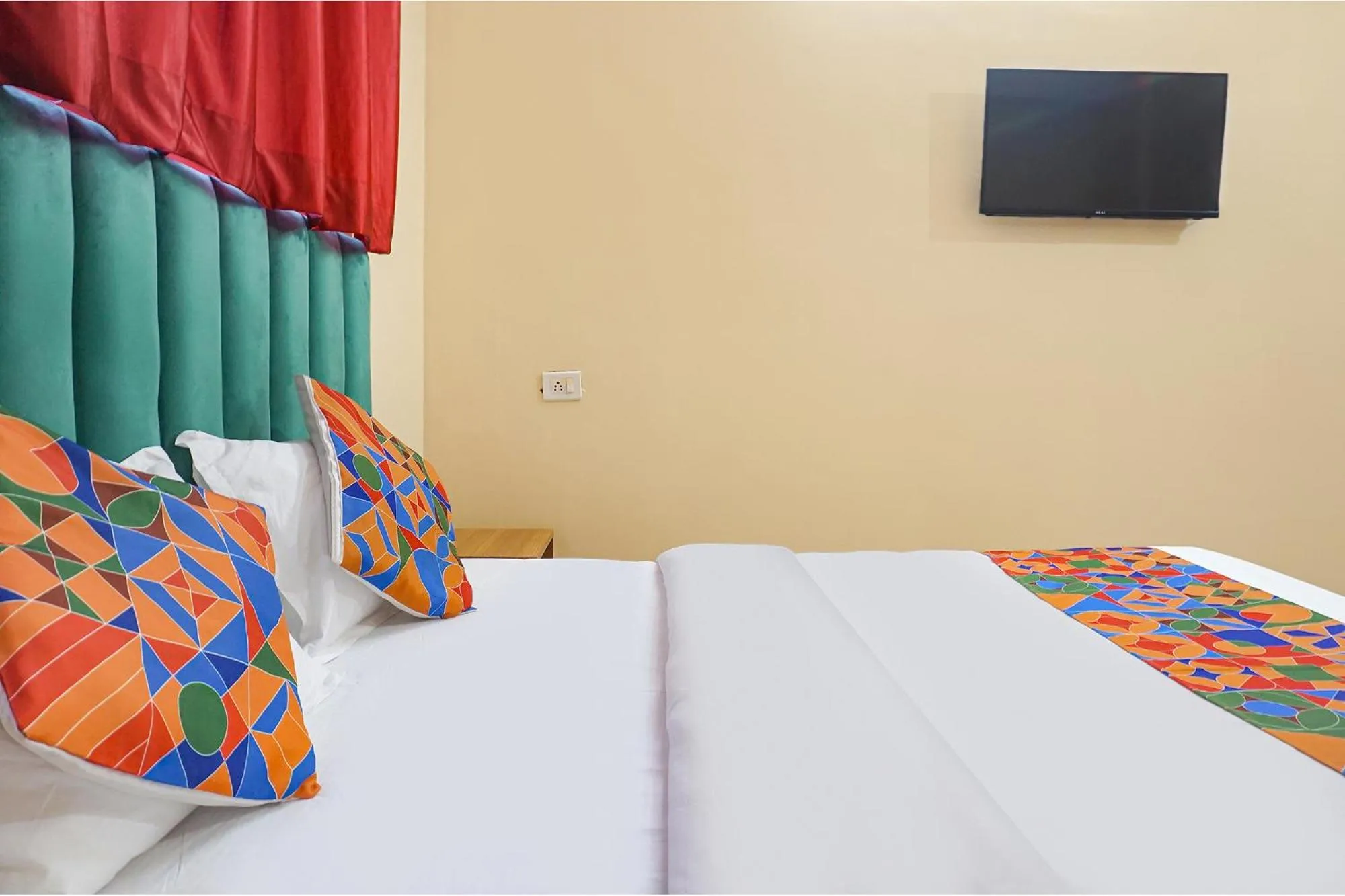 Bed in FabHotel New Falcon Inn - Nr Balewadi stadium