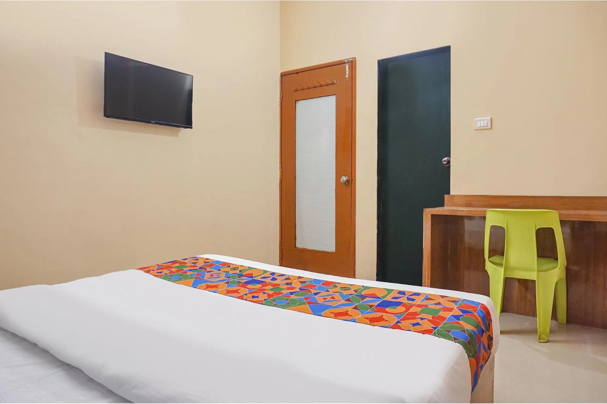 Bed in FabHotel New Falcon Inn - Nr Balewadi stadium