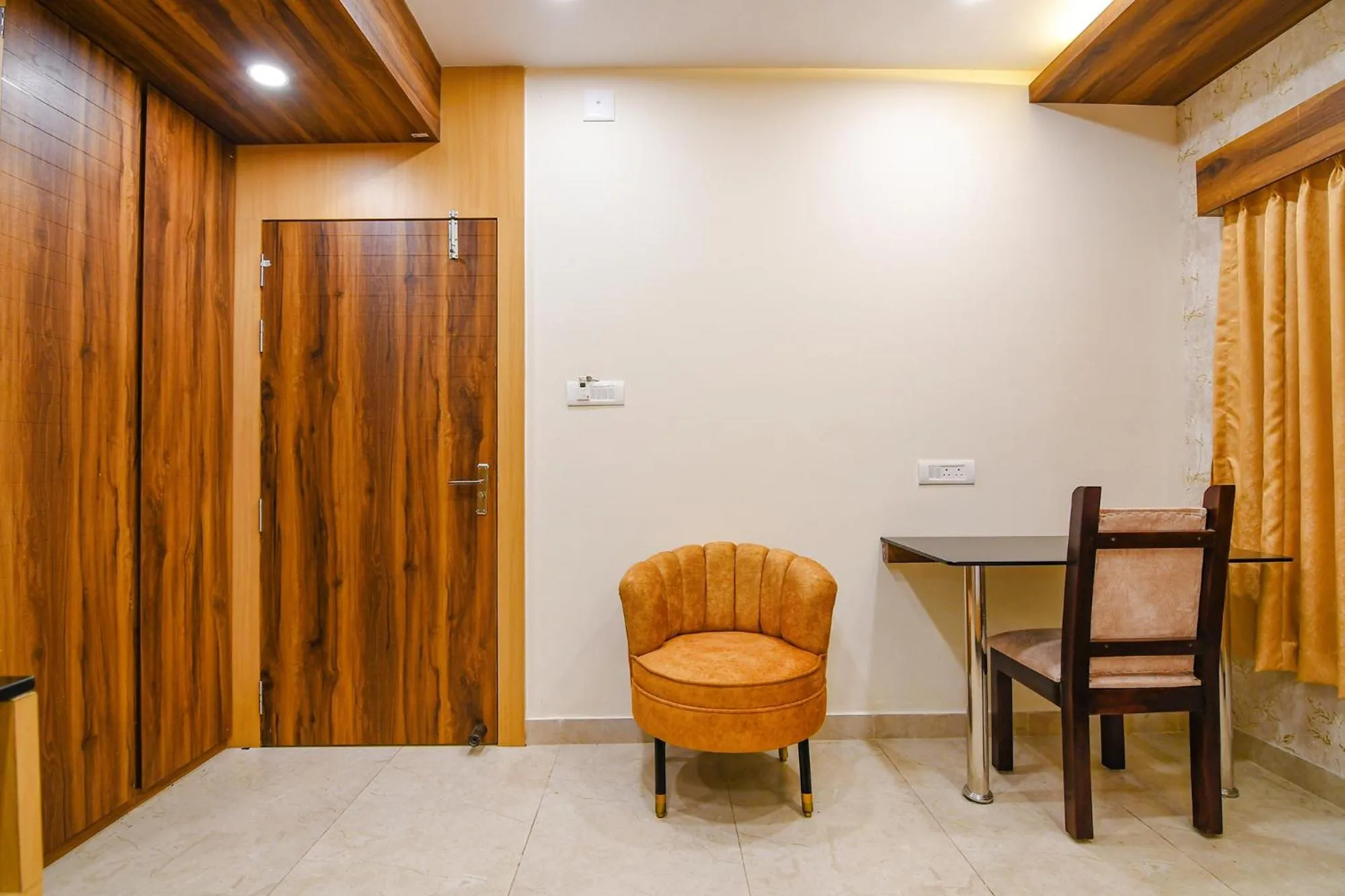 Bedroom in FabHotel Sonali Golden Palace - Nr Bhubaneswar Railway Station