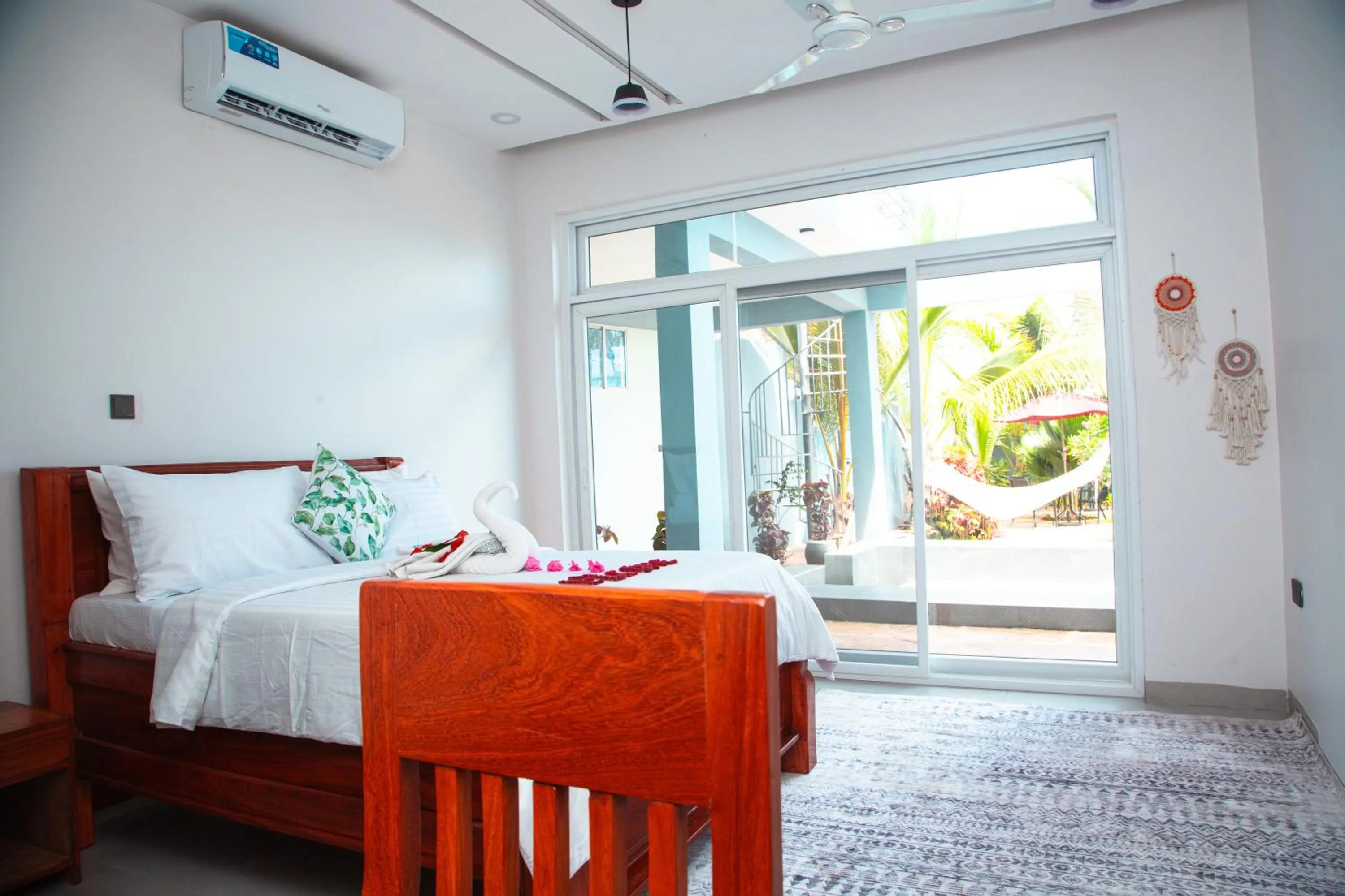 Bed in Jazira Palace