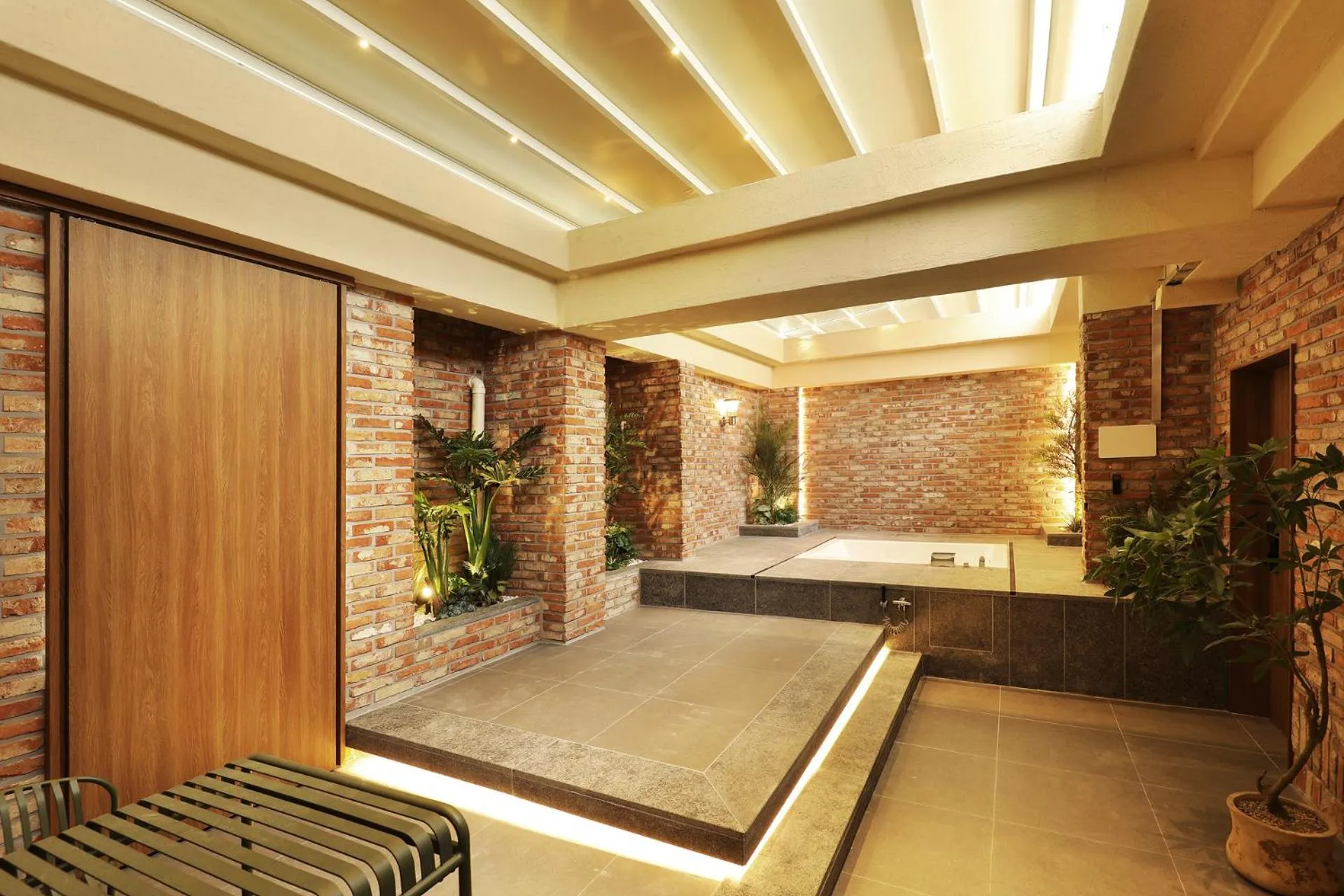 Photo of the whole room, Bed in Seoul Inn Hotel by The Designers