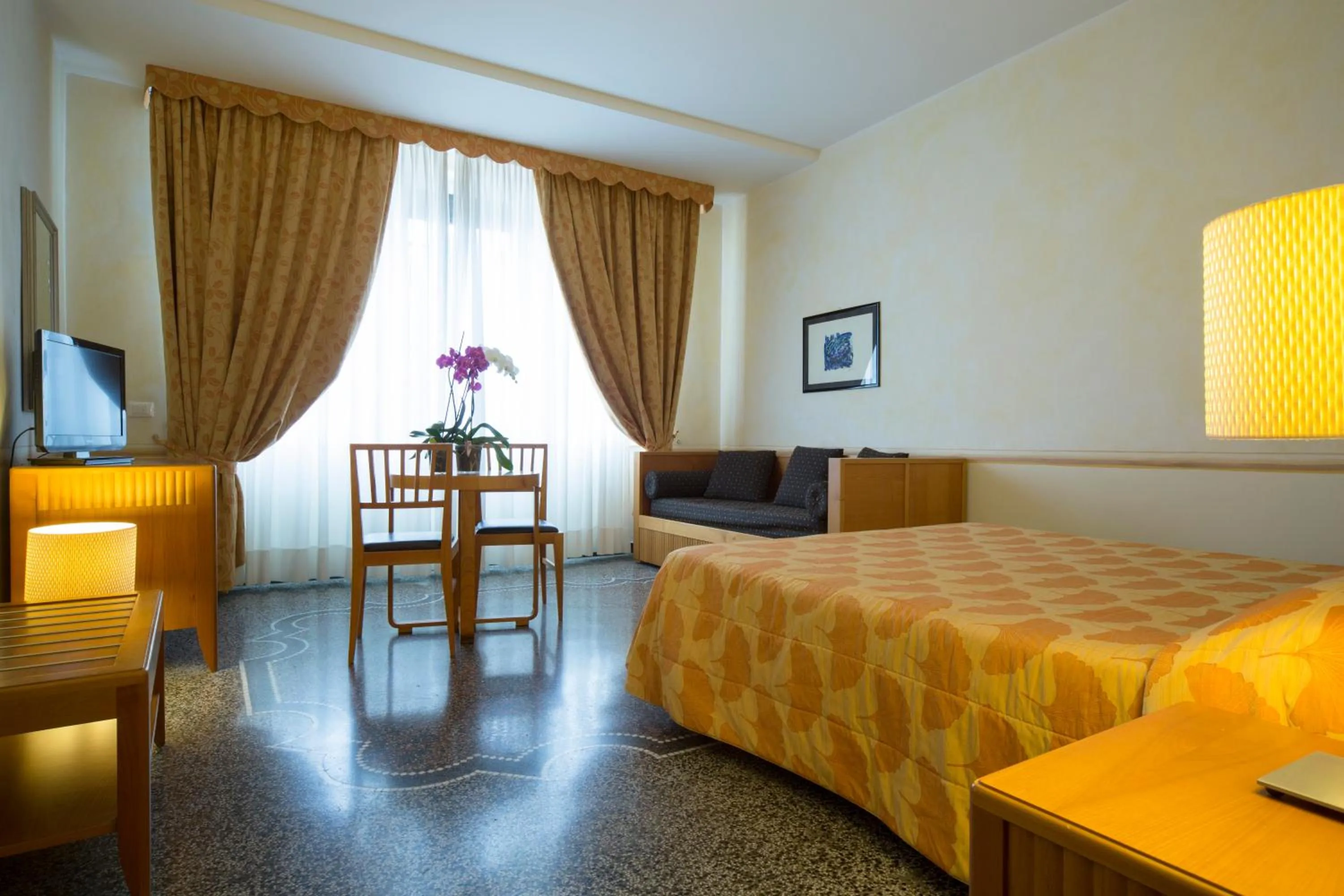 Bed in Villa Imperiale Hotel