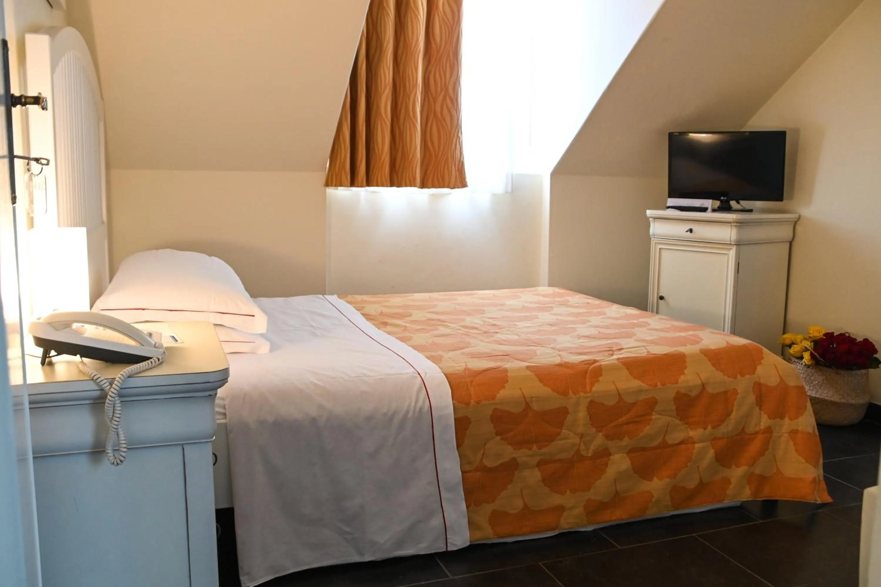 Bed in Villa Imperiale Hotel