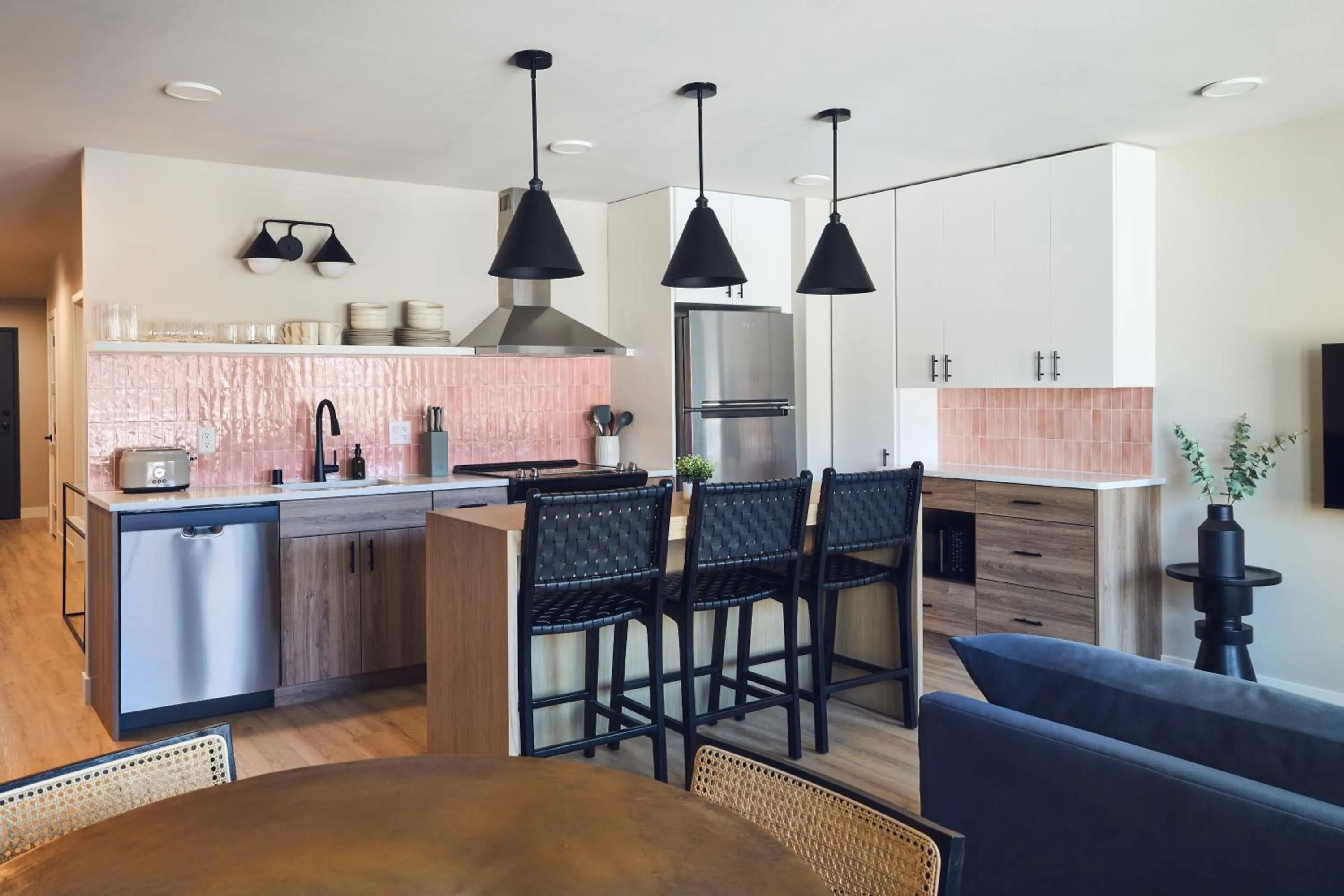 Seating area in The Dylin