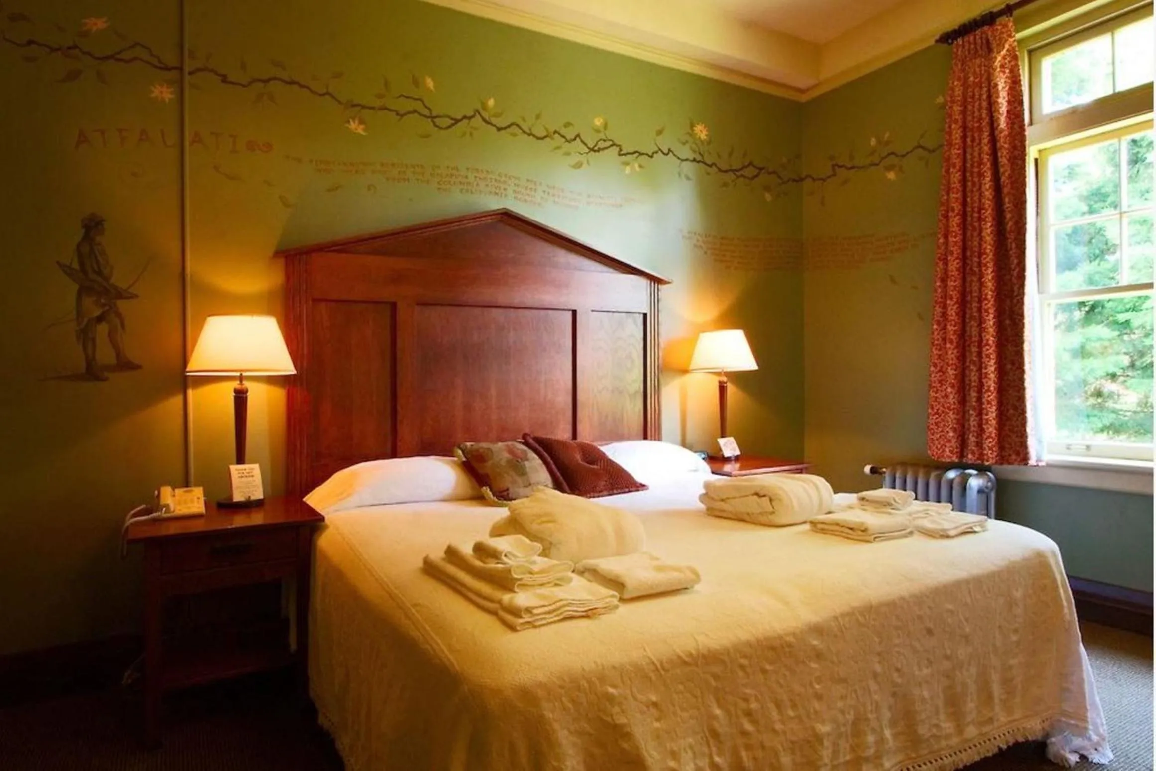 Bed in McMenamins Grand Lodge