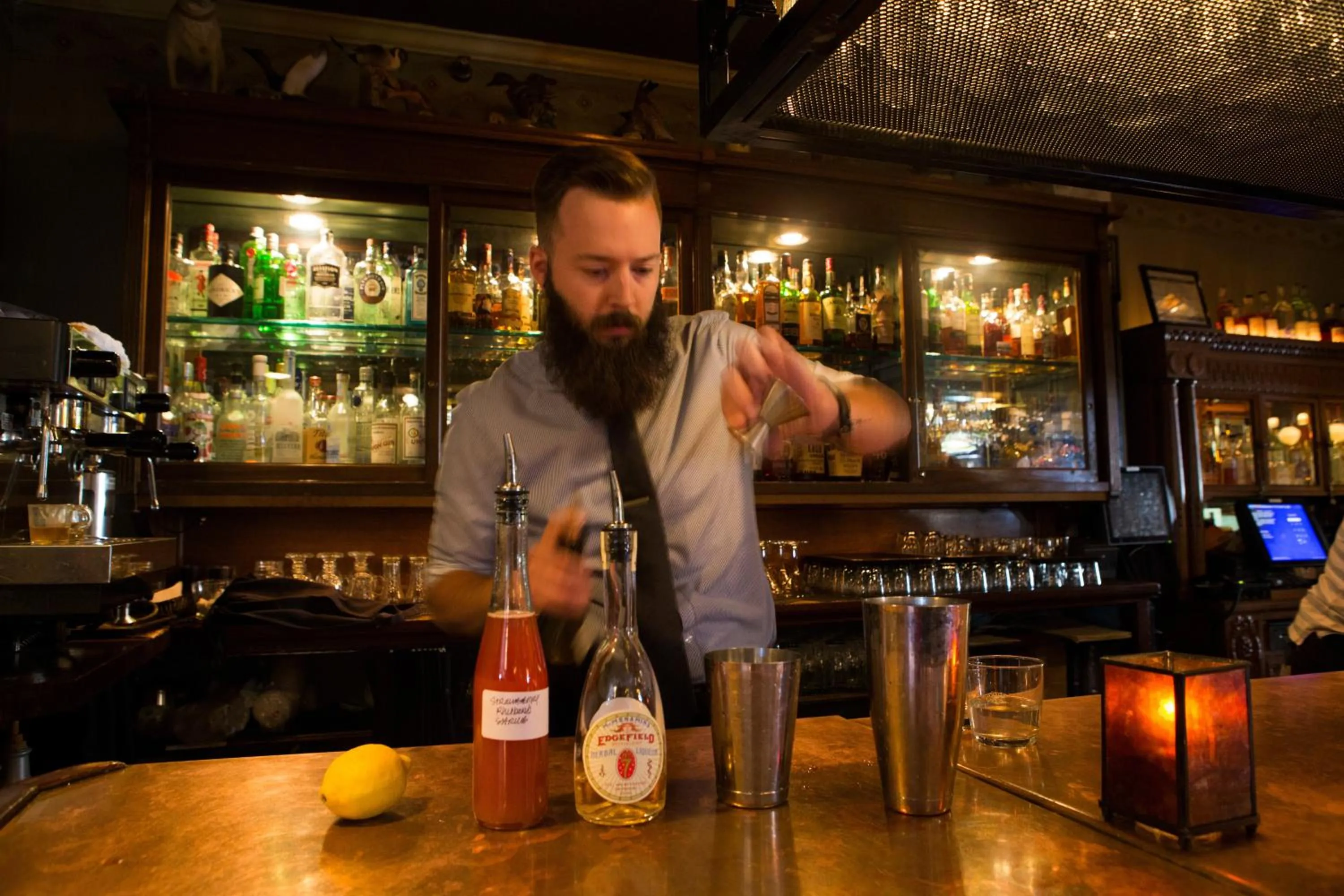 Lounge or bar in McMenamins Grand Lodge