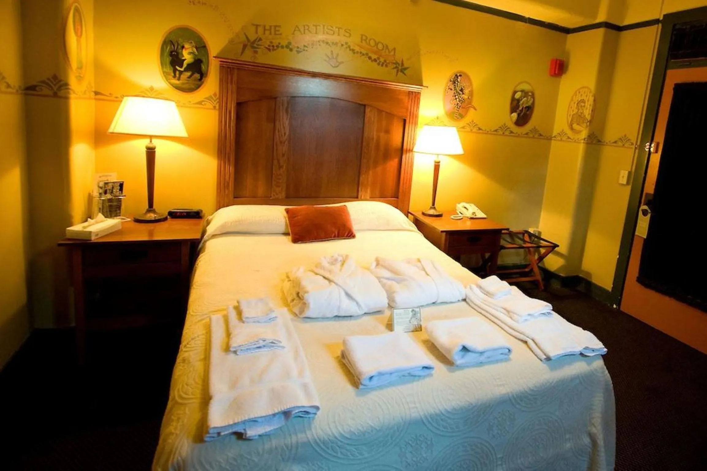 Other, Bed in McMenamins Grand Lodge
