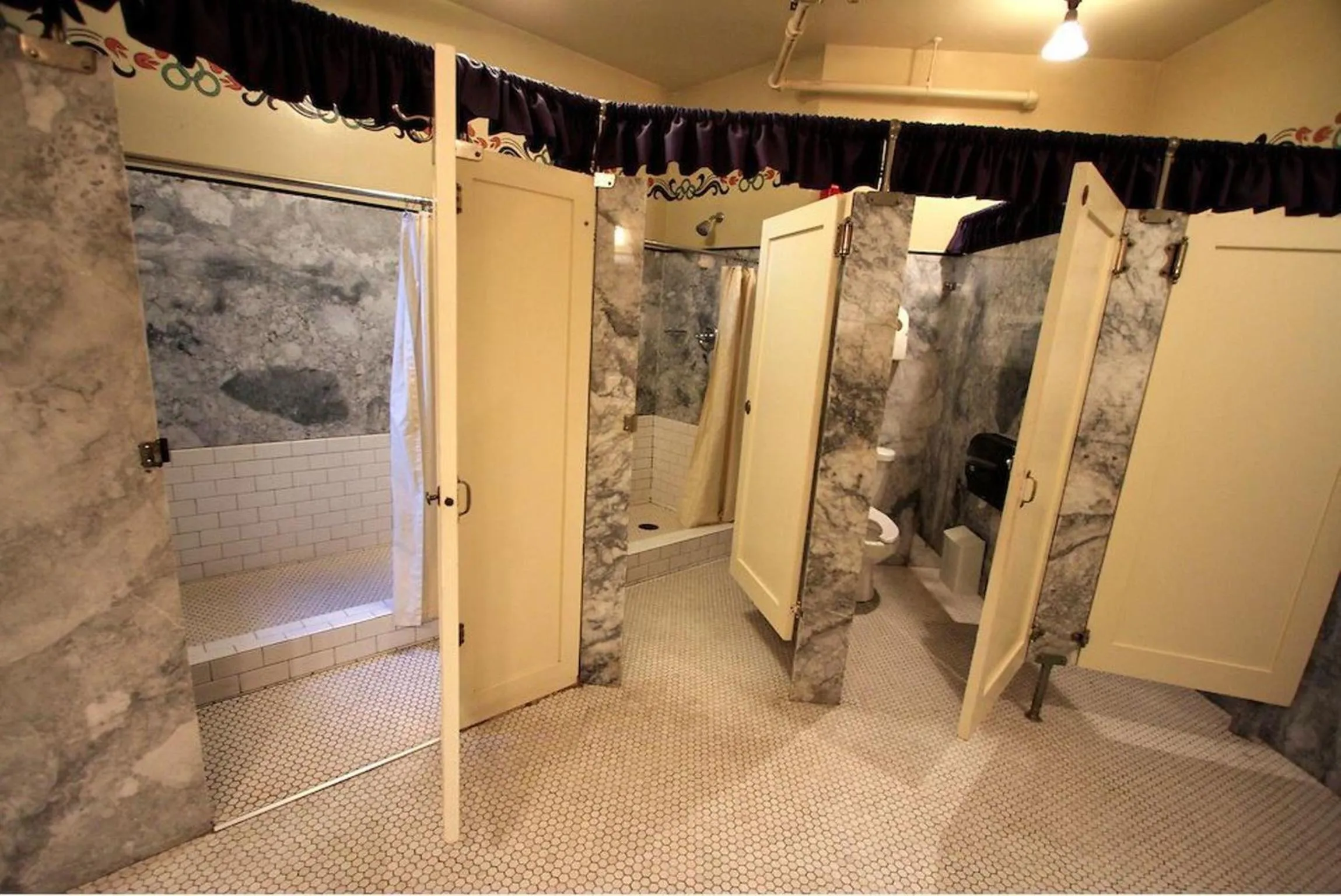Shower in McMenamins Grand Lodge