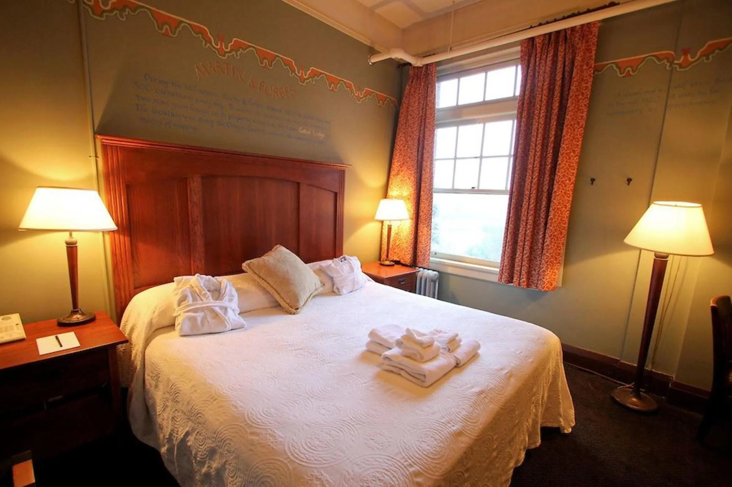 Bed in McMenamins Grand Lodge