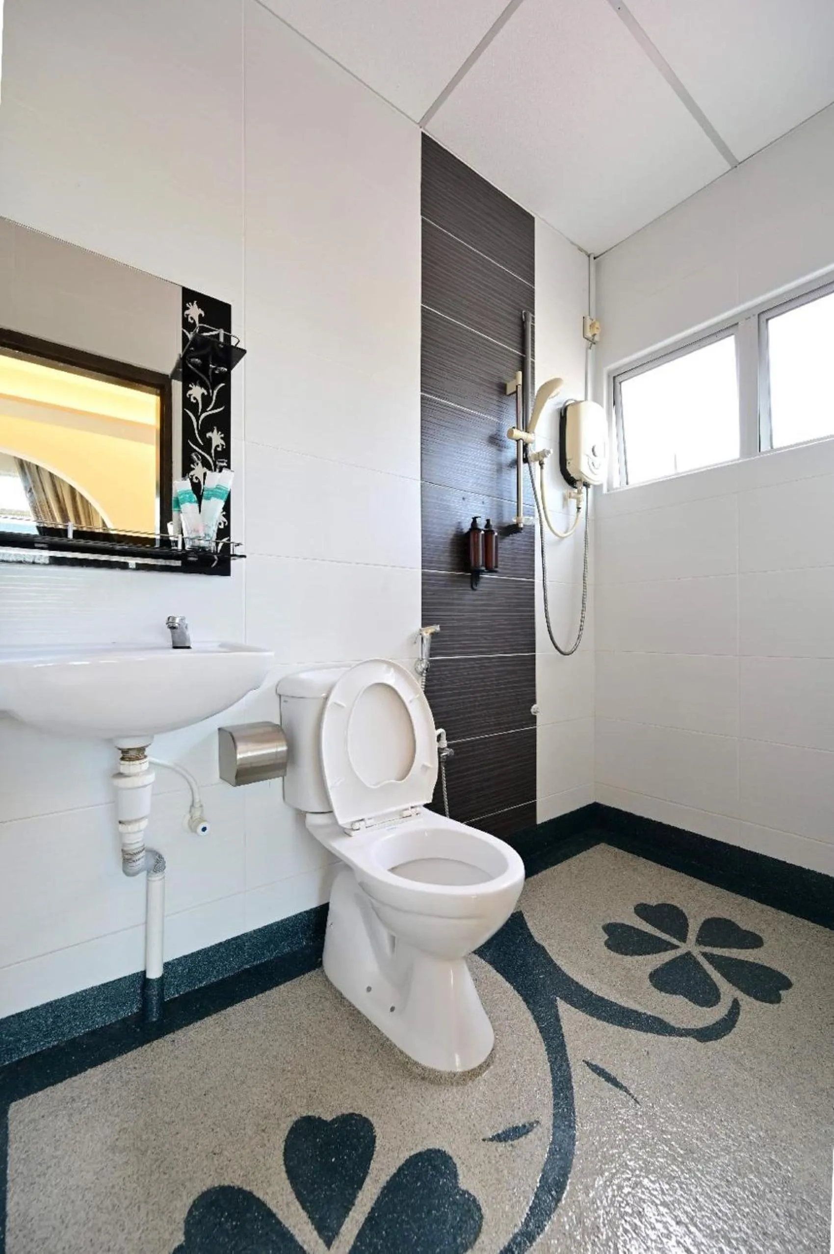 Toilet in First Star Homestay
