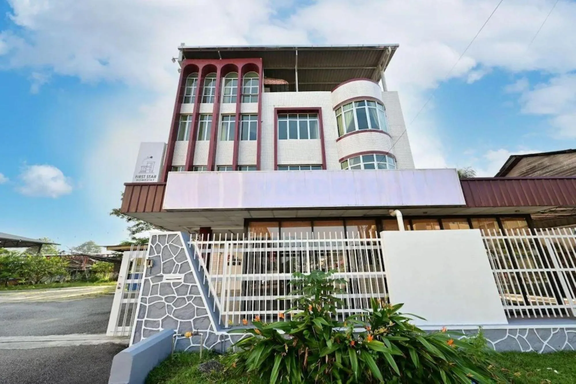 Property building in First Star Homestay