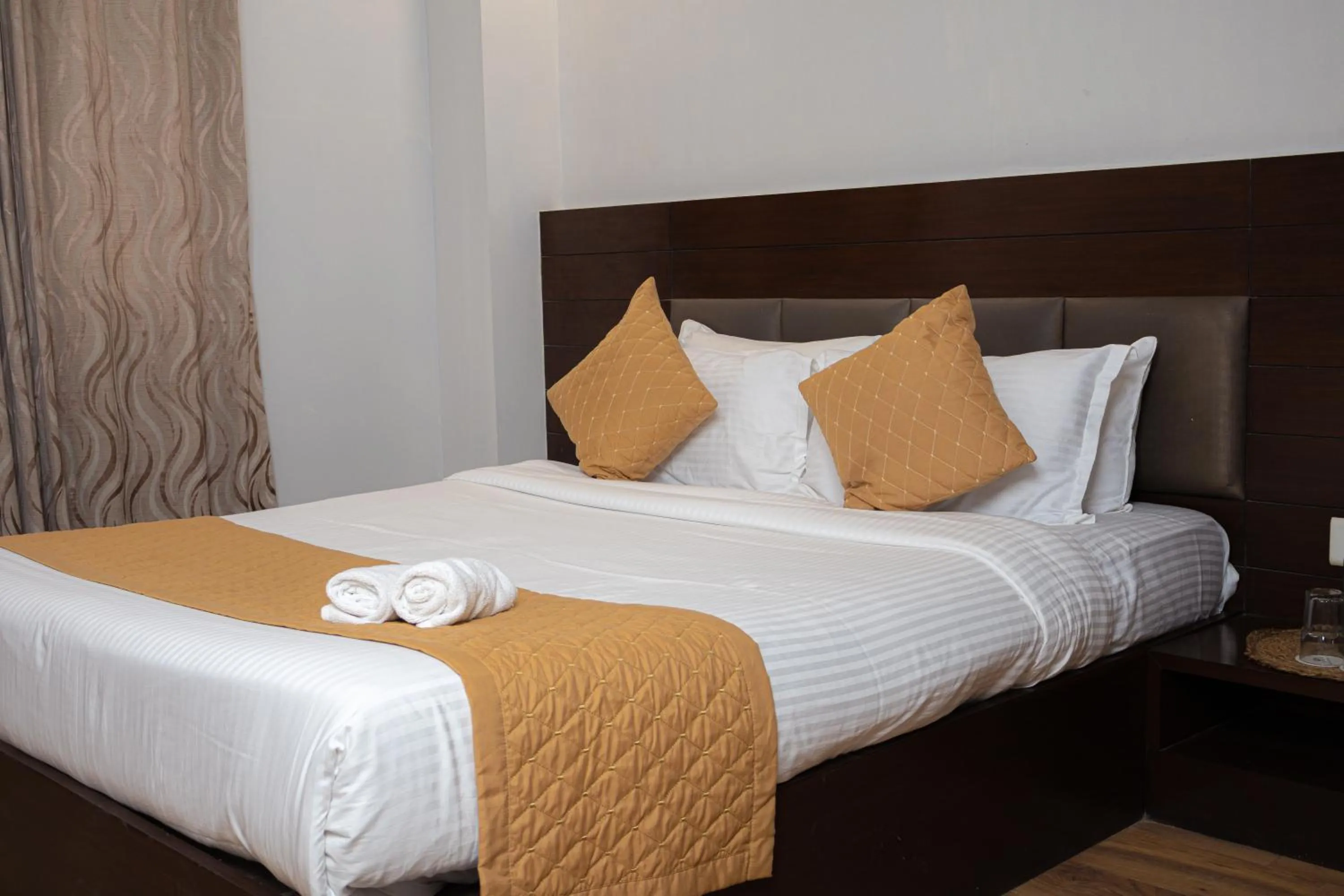 Bed in HHW Hotel- Agra