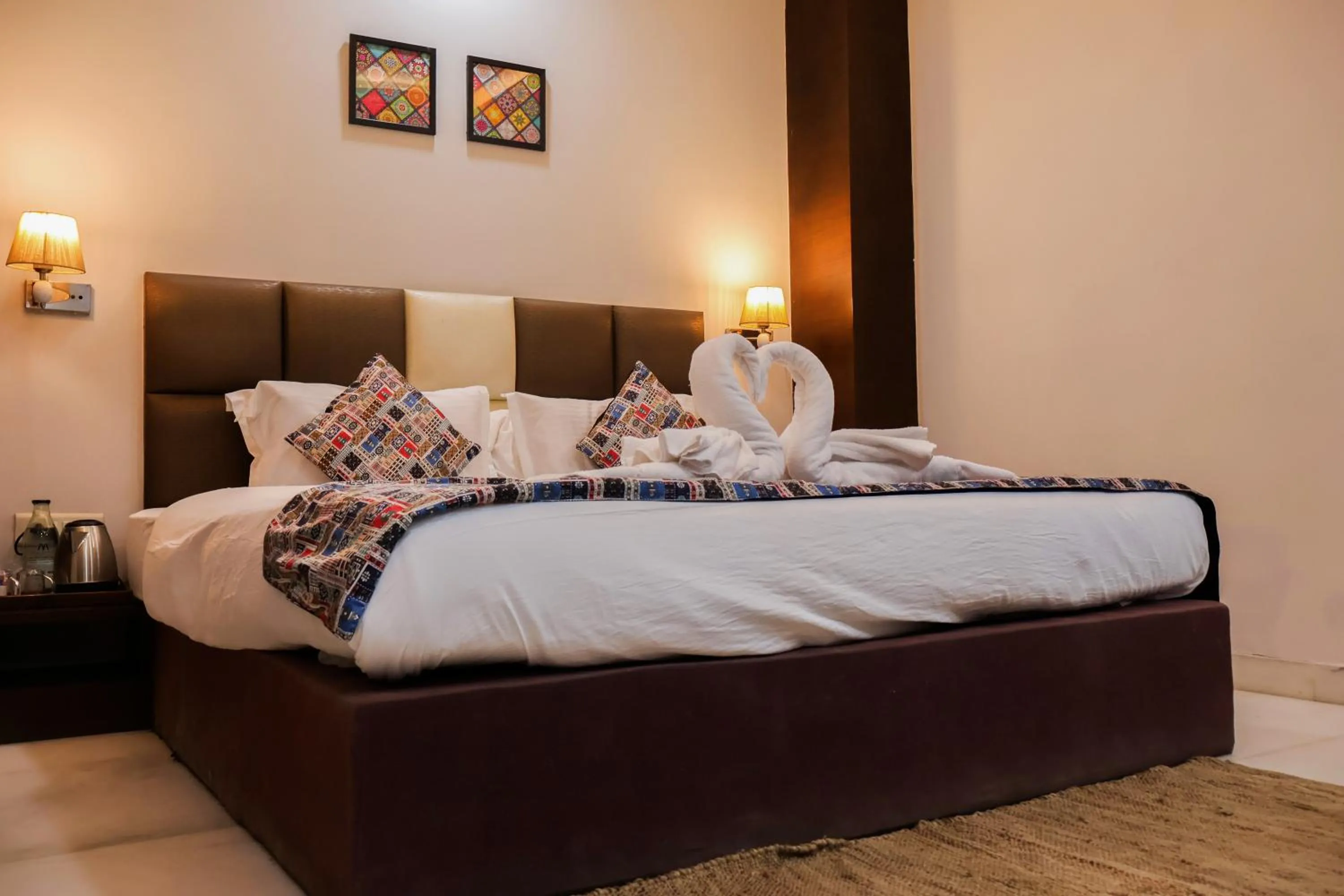 Bed in HHW Hotel- Agra