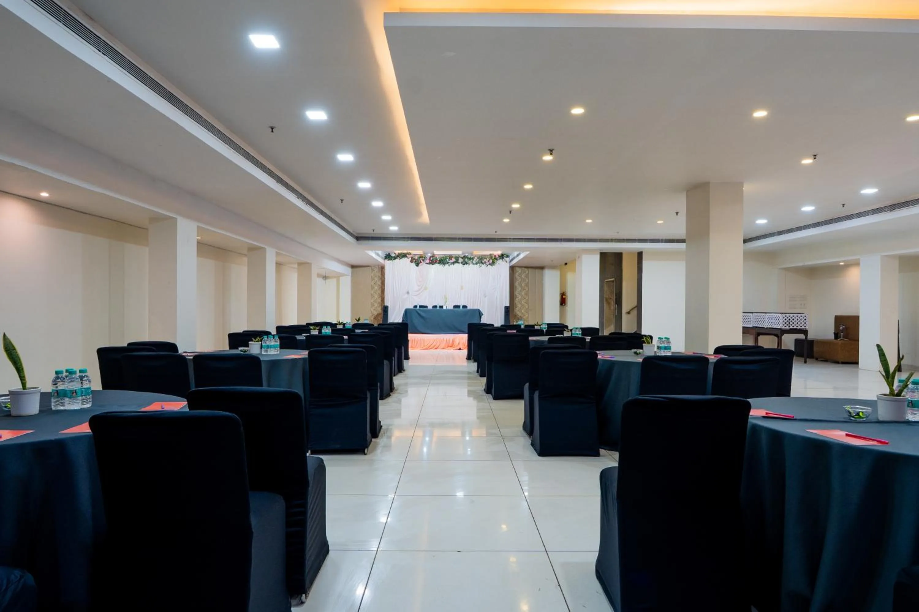 Banquet/Function facilities in HHW Hotel- Agra