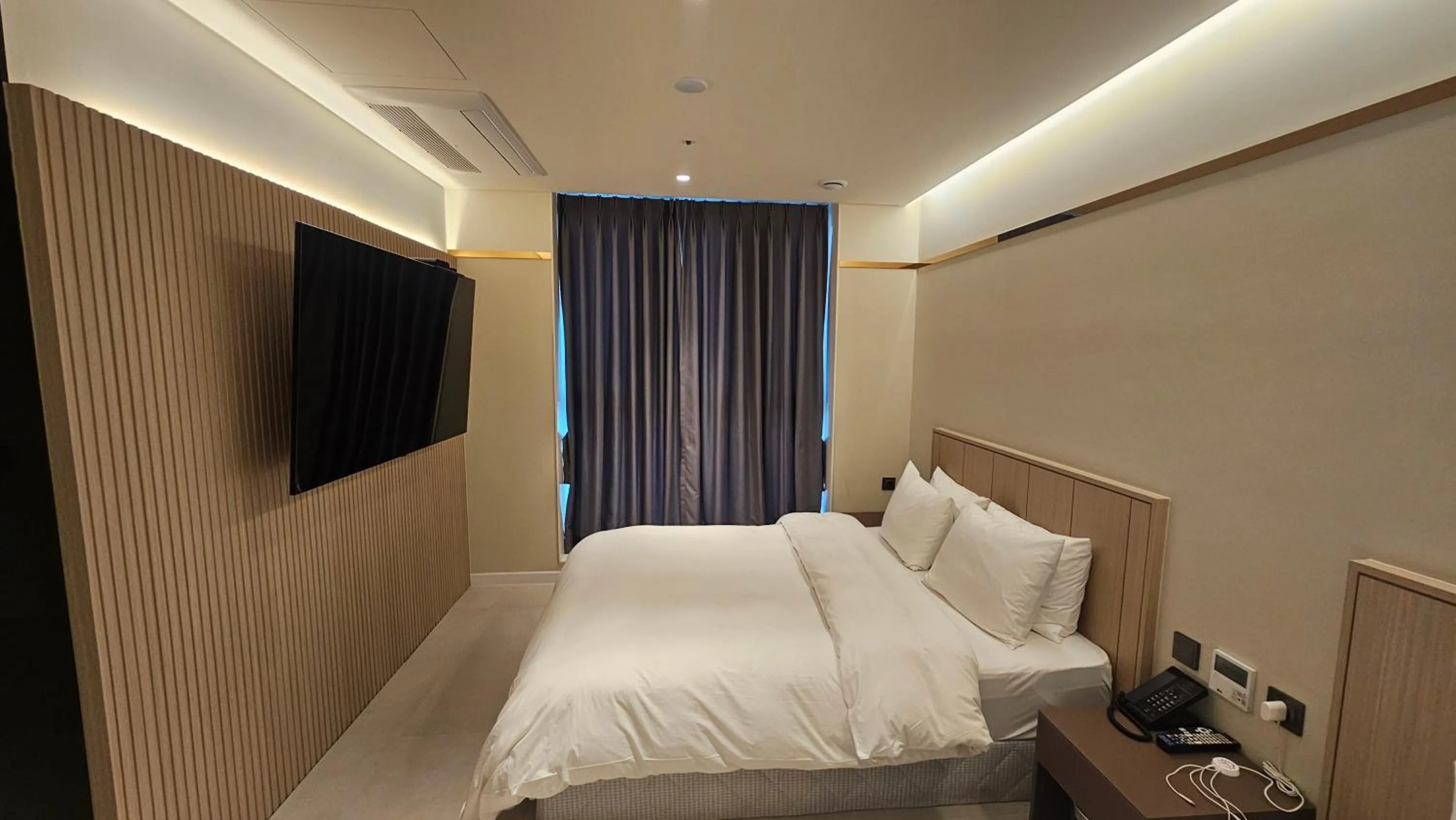 Bedroom in The Gleam Hotel