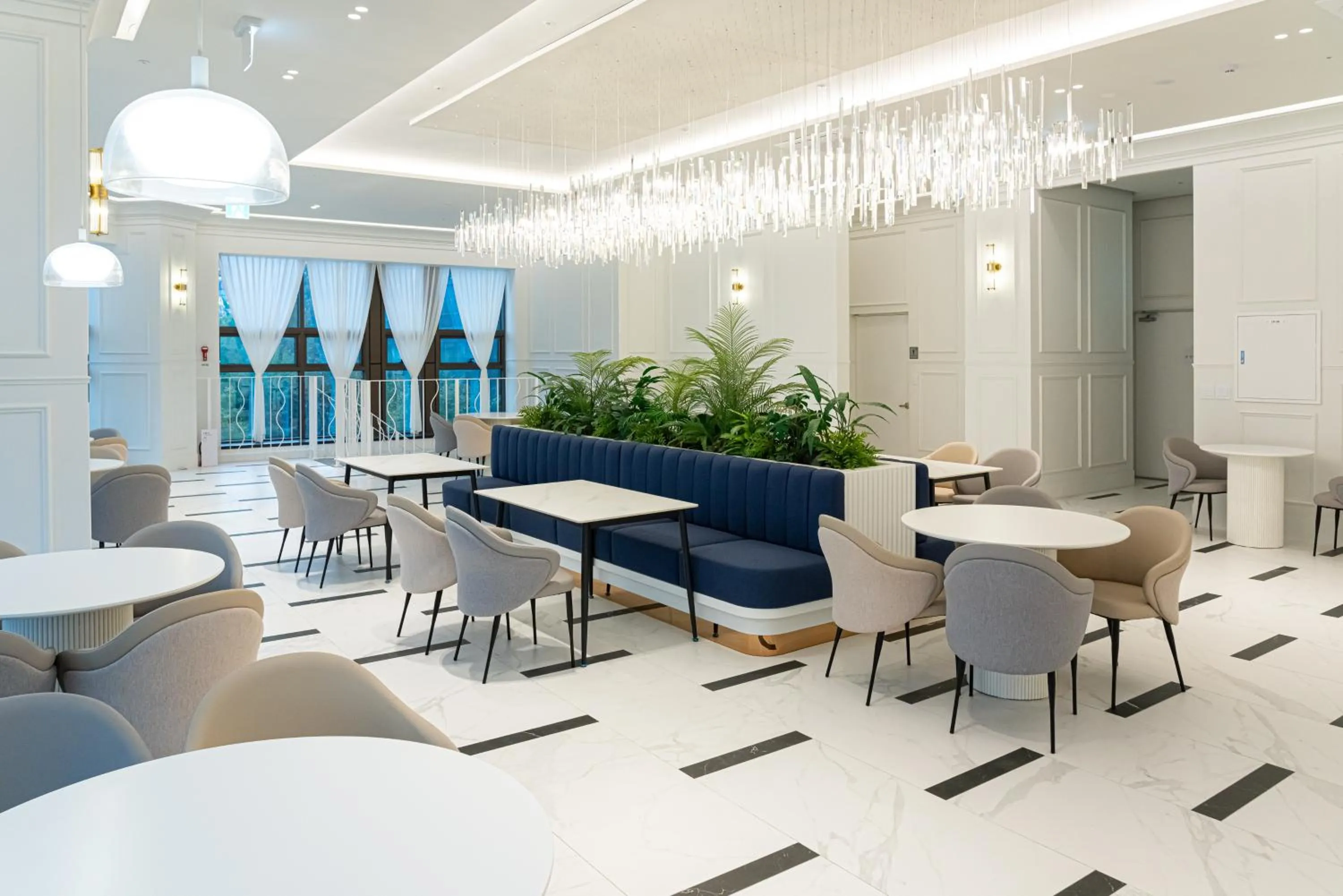 Restaurant/places to eat in The Gleam Hotel