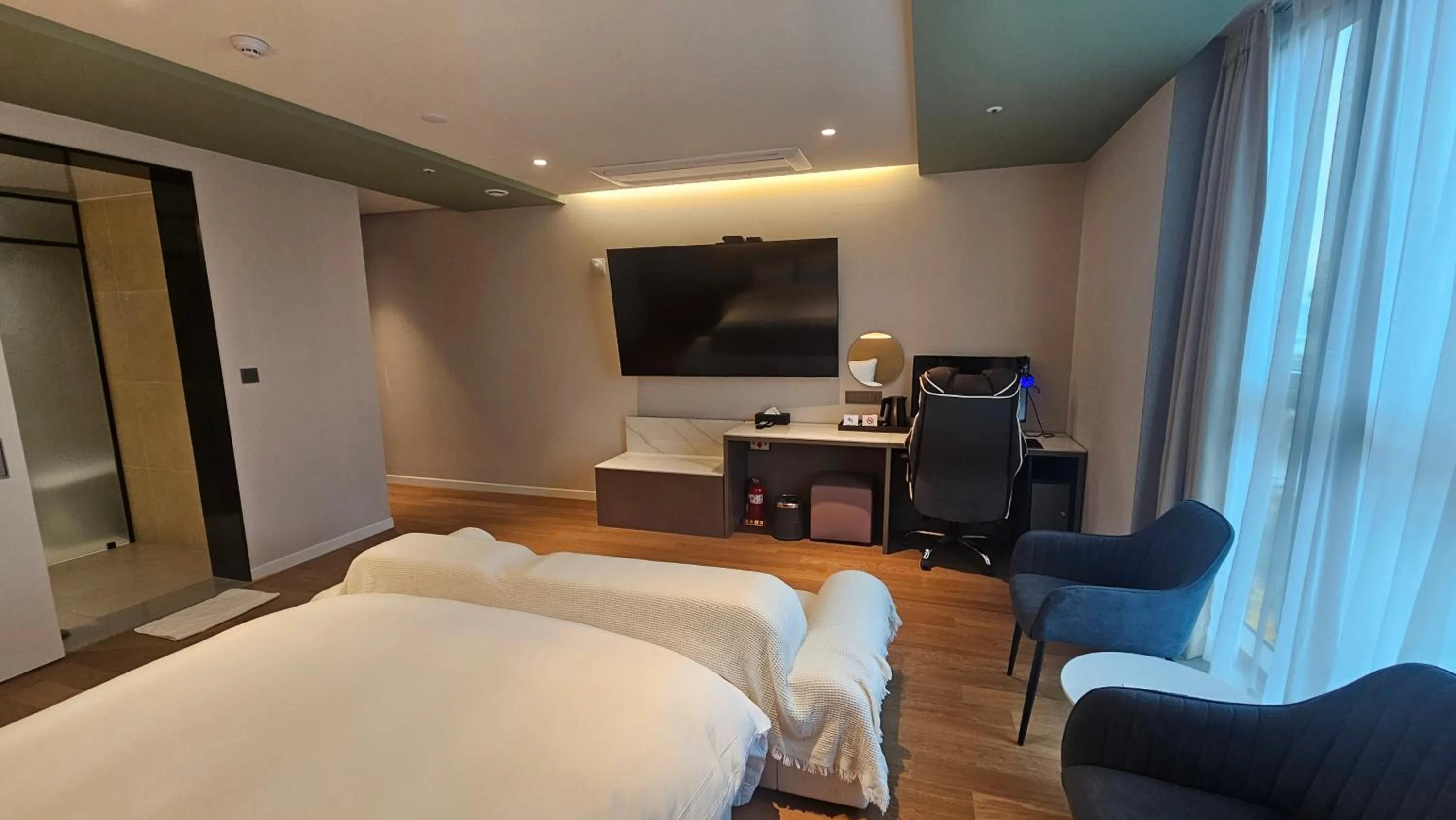 Bedroom in The Gleam Hotel