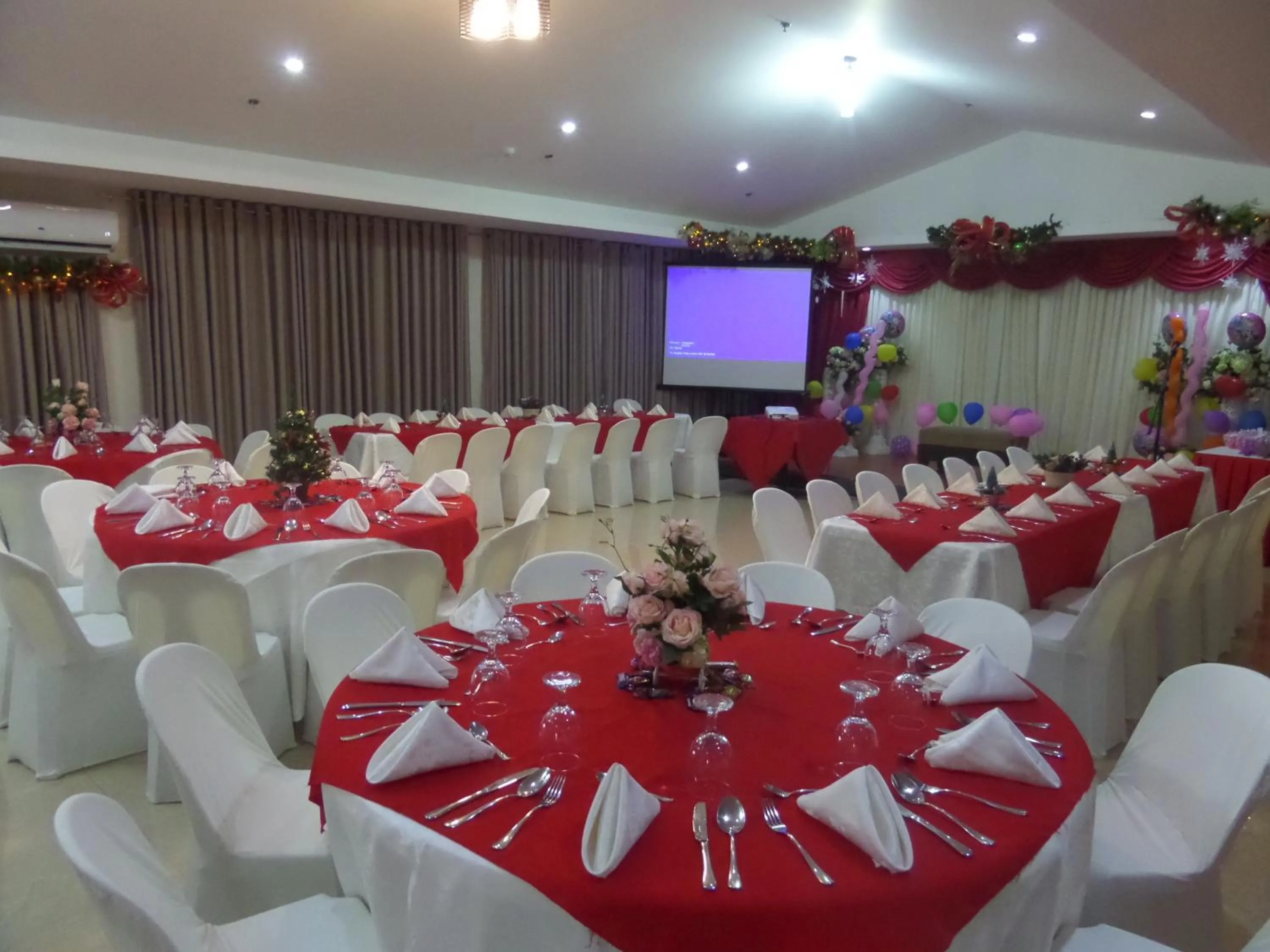 Banquet/Function facilities in Royal Suites Condotel