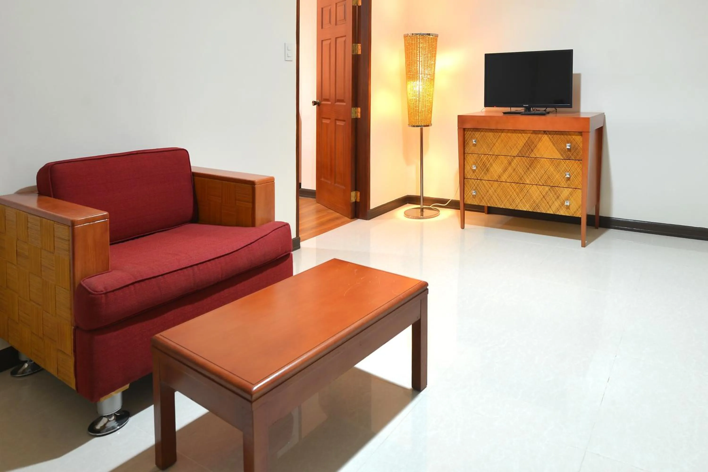 TV and multimedia in Royal Suites Condotel