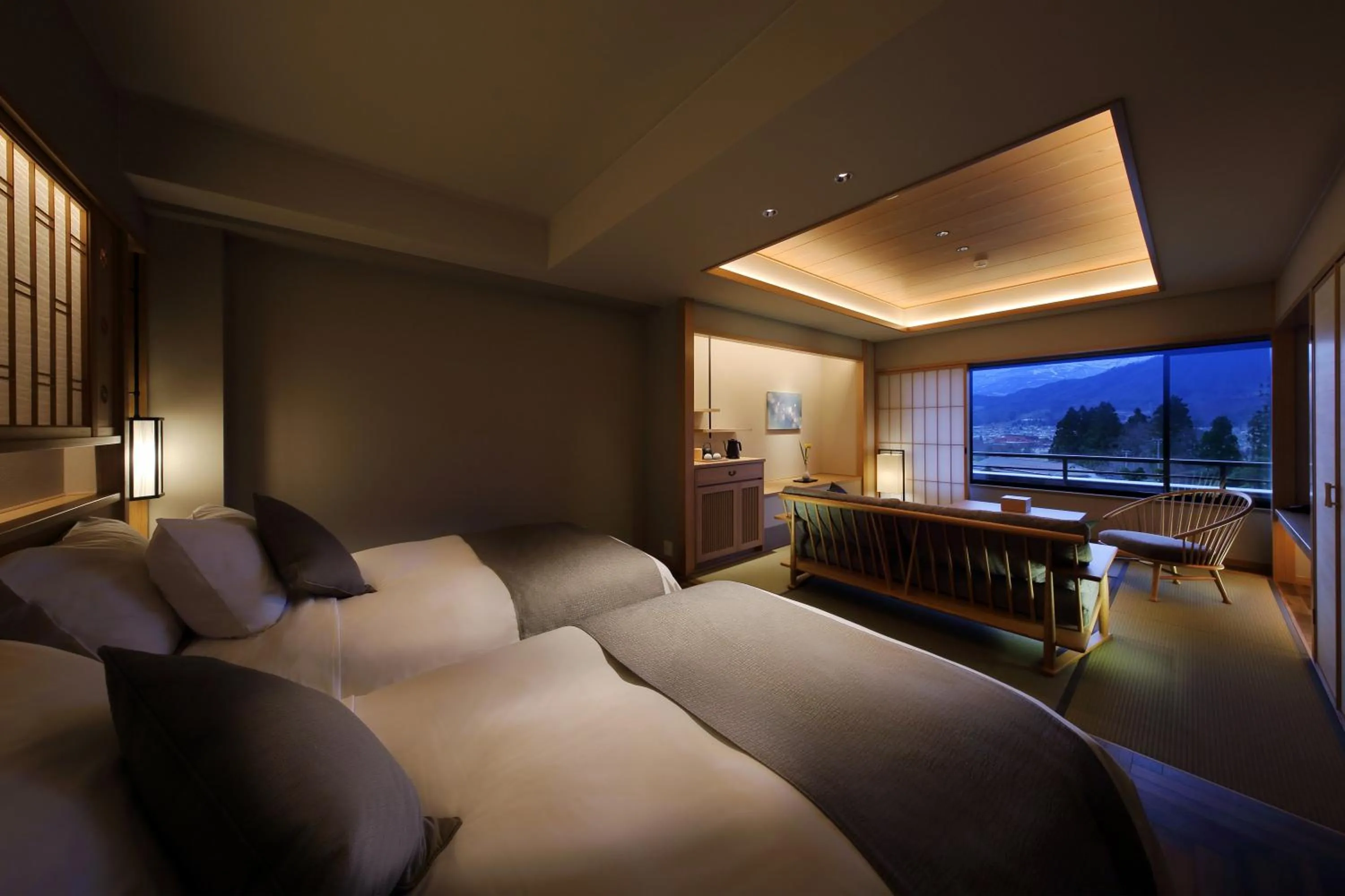 Living room, Bed in Hotel Koyo