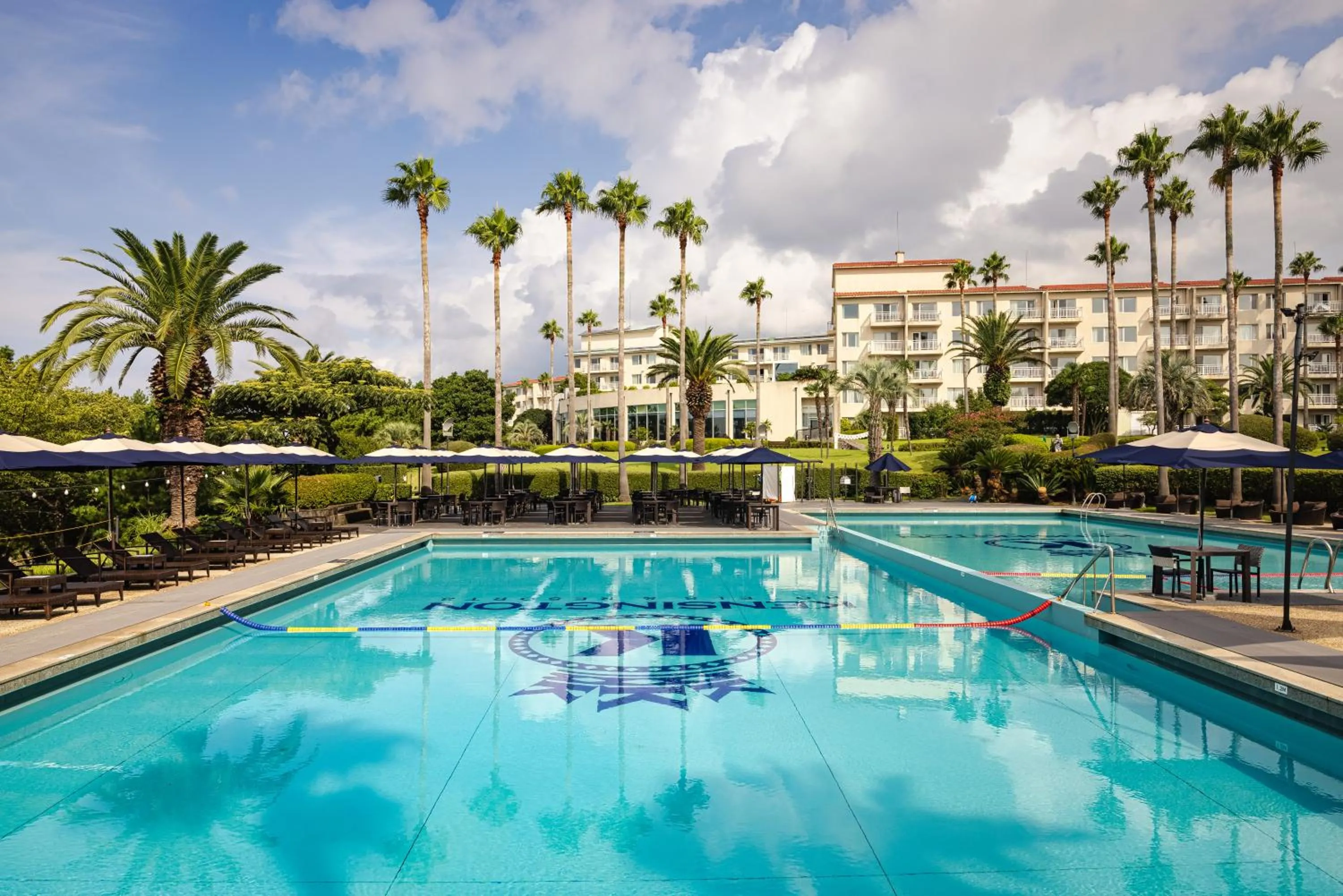 Swimming pool in Kensington Resort Seogwipo
