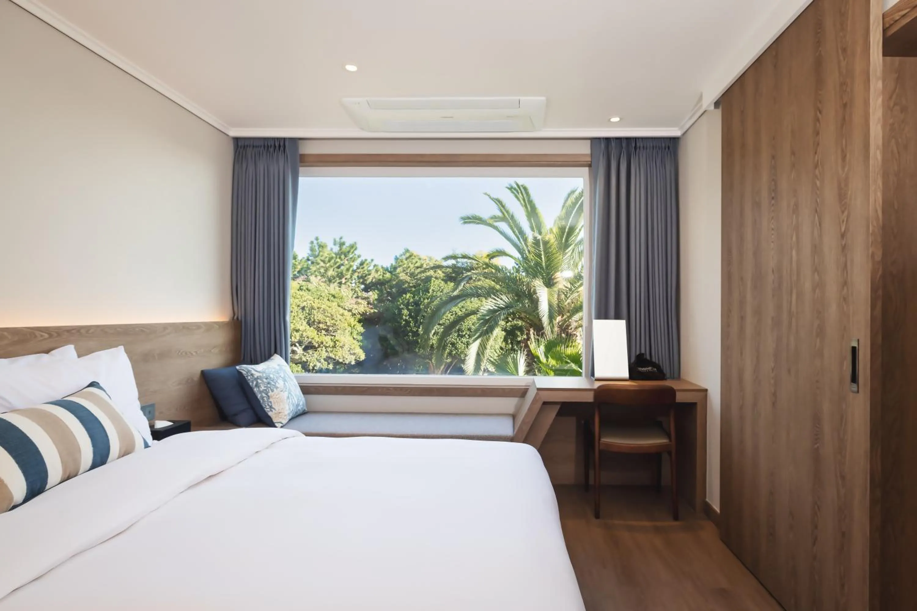 Decorative detail, Bed in Kensington Resort Seogwipo