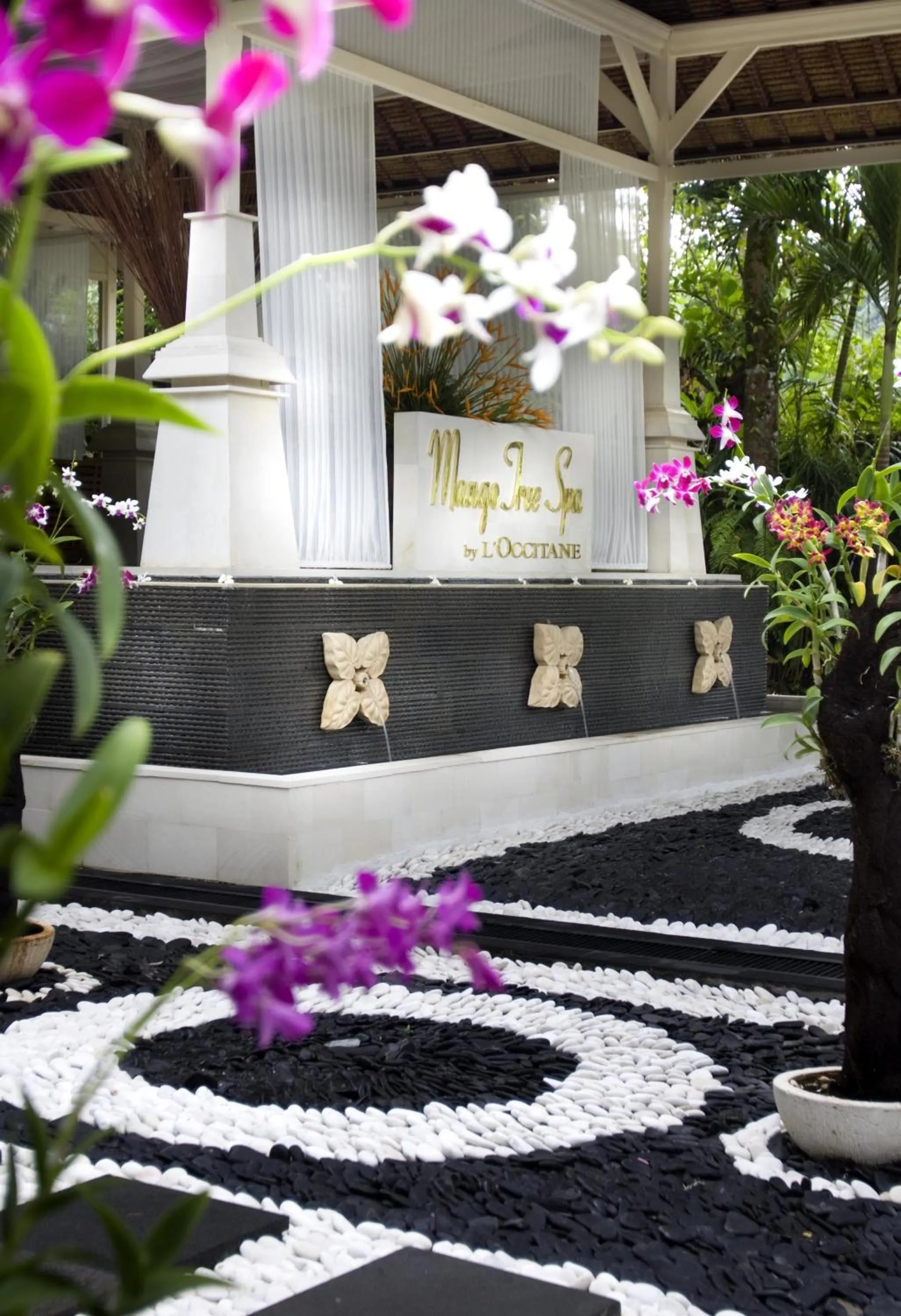 Facade/entrance in Jungle Retreat by Kupu Kupu Barong