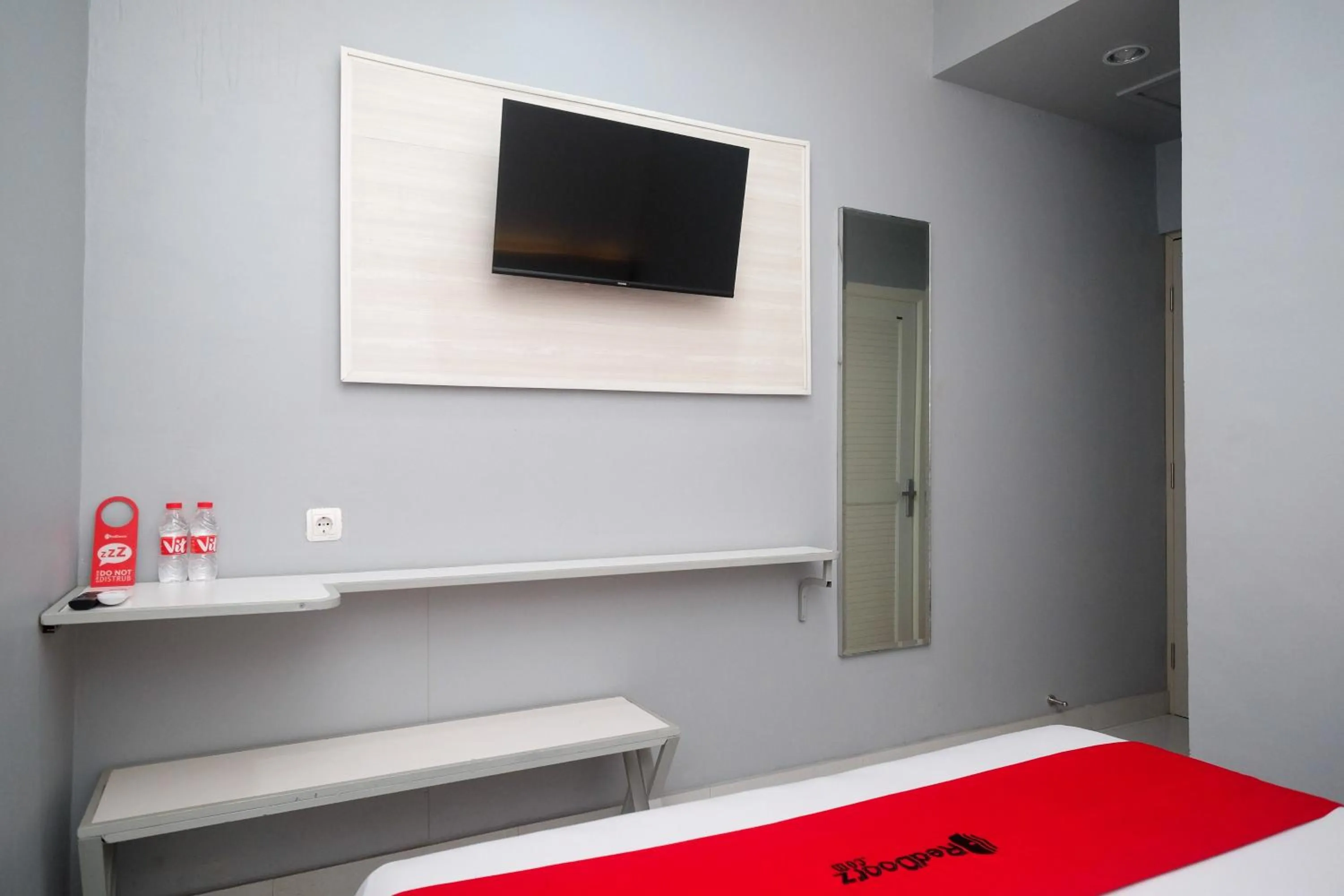 Bedroom, Bed in RedDoorz near Exit Tol Pekalongan