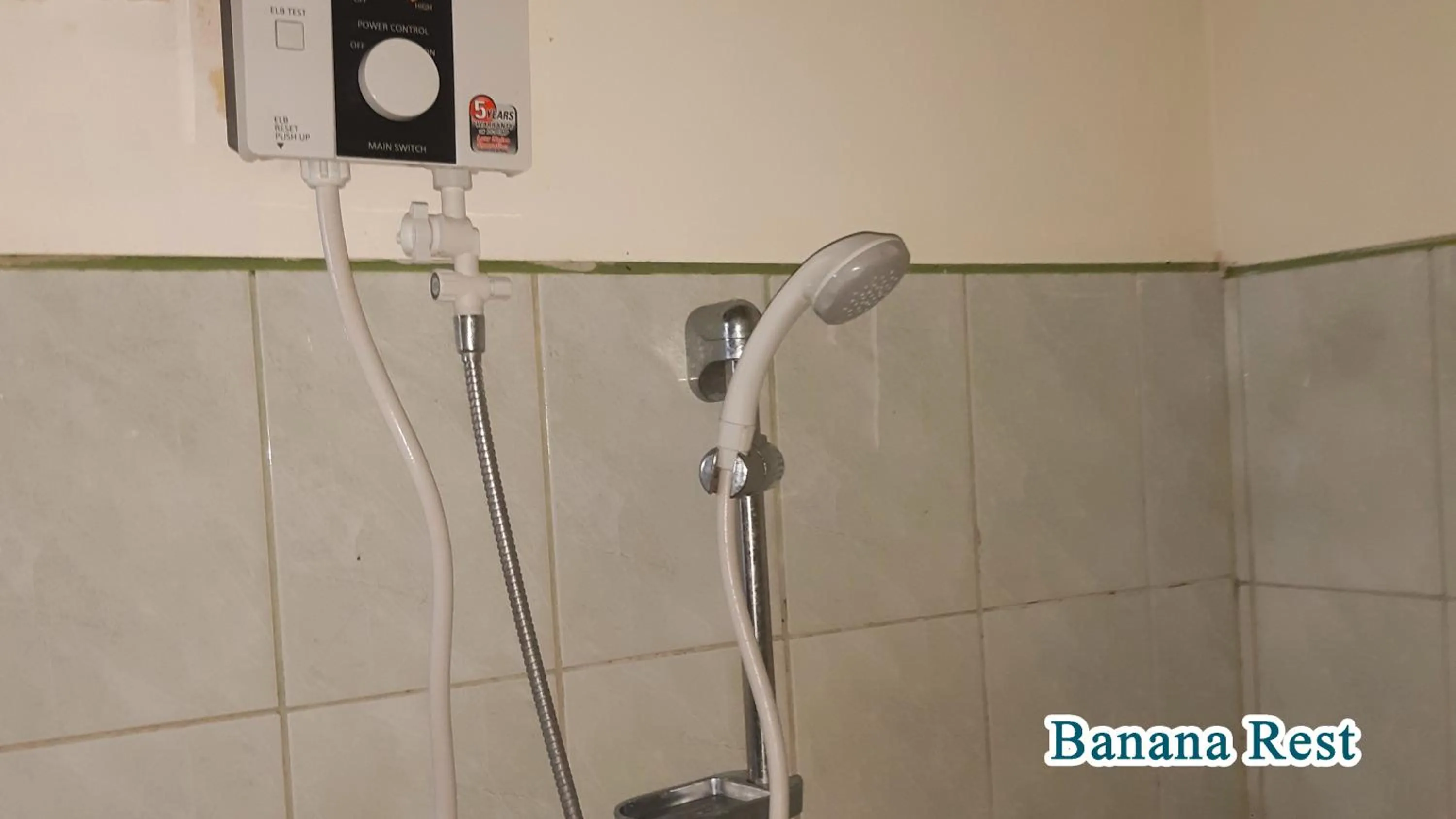 Shower in Banana Rest Sigiriya