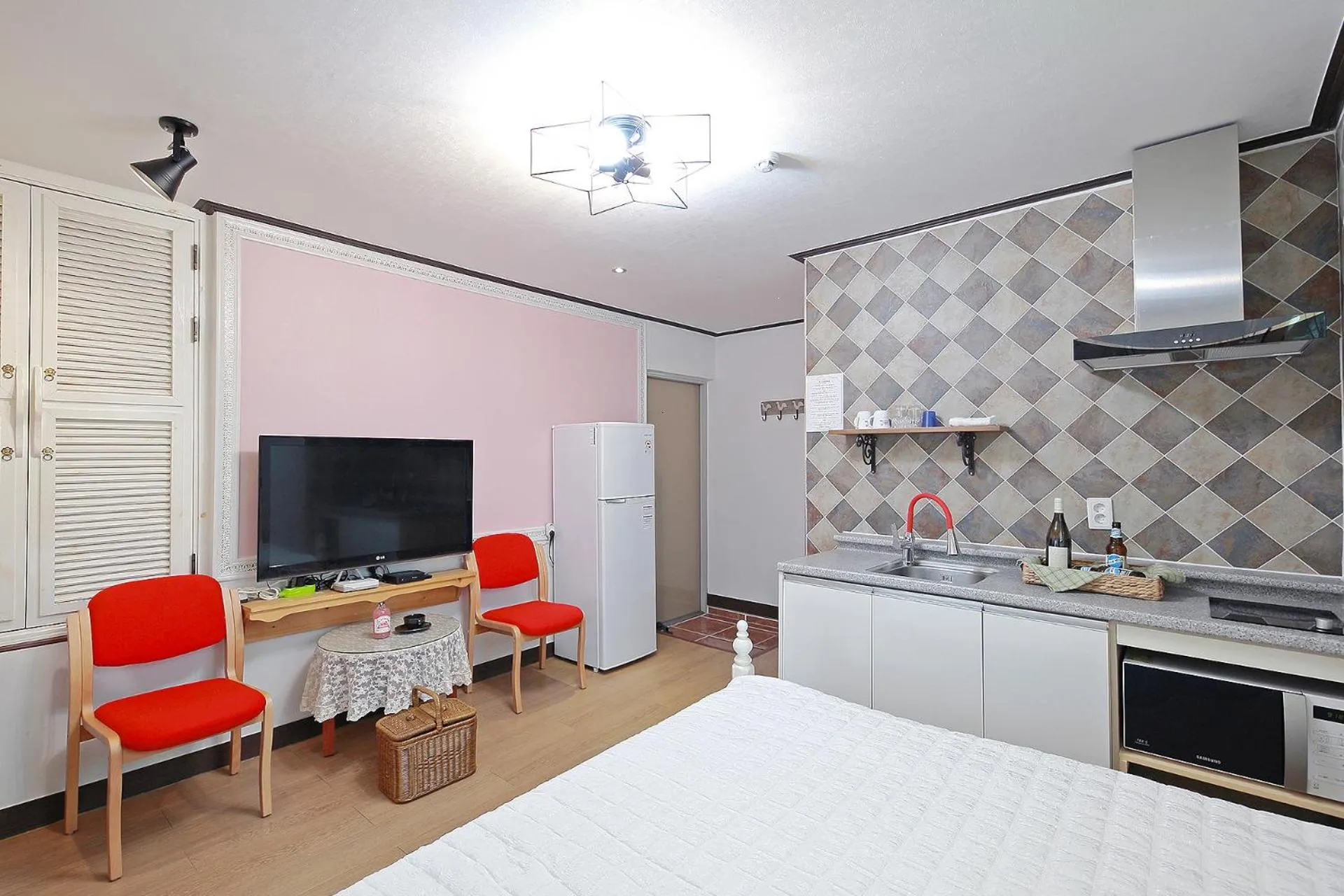 Decorative detail in Yejeon Pension