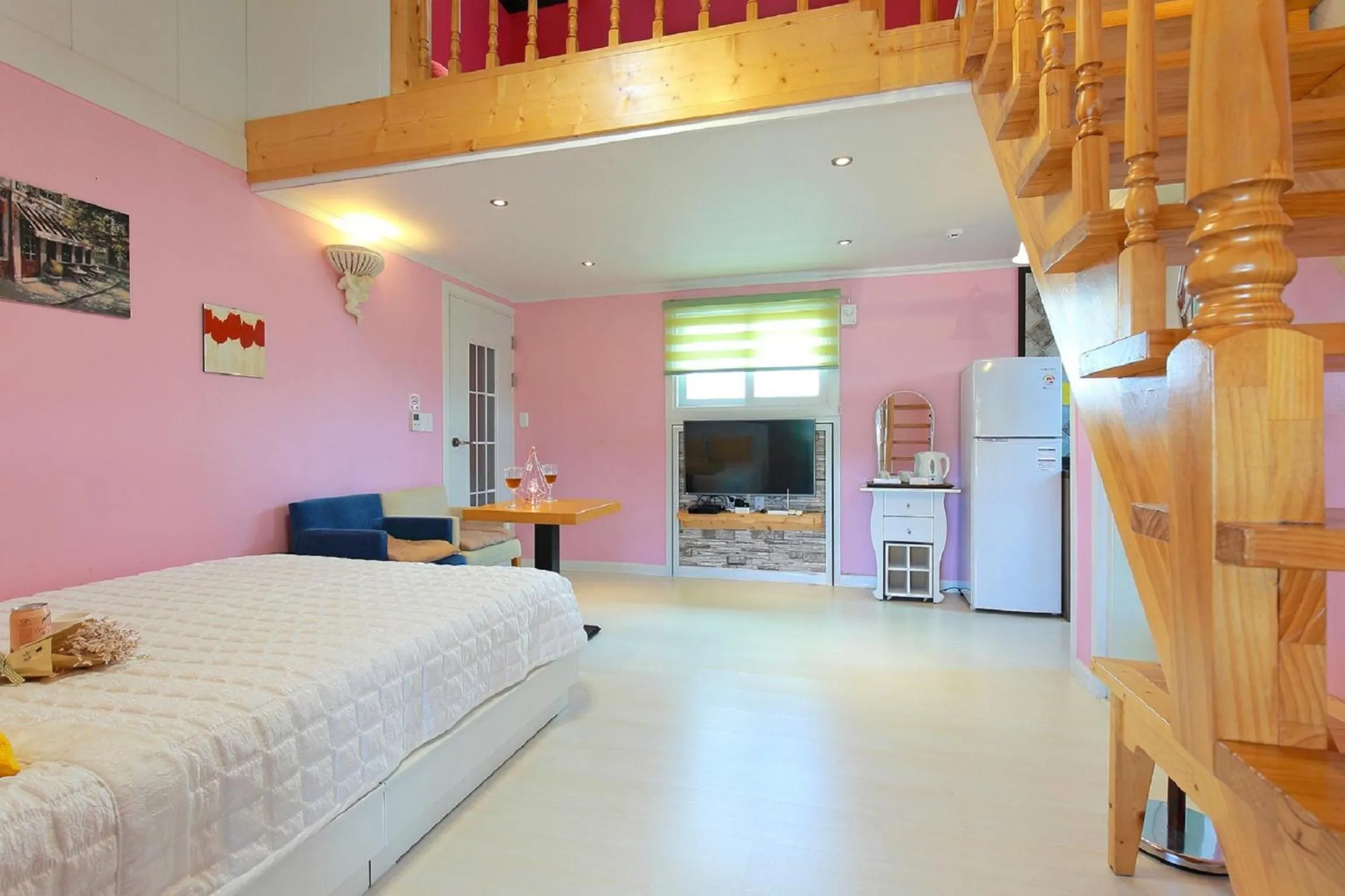 Decorative detail, Bed in Yejeon Pension