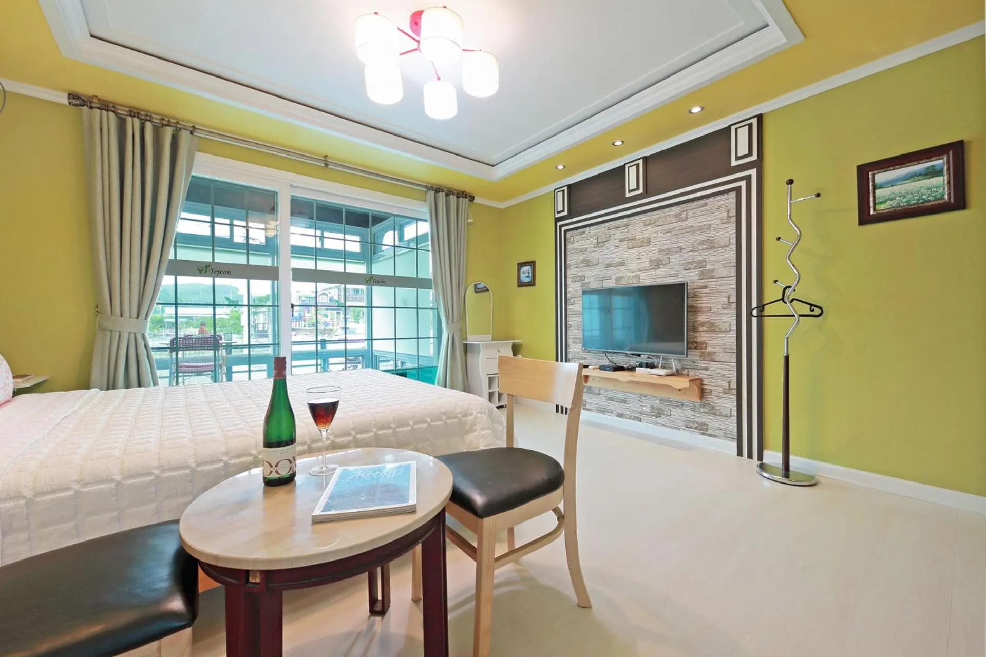 Decorative detail, Bed in Yejeon Pension