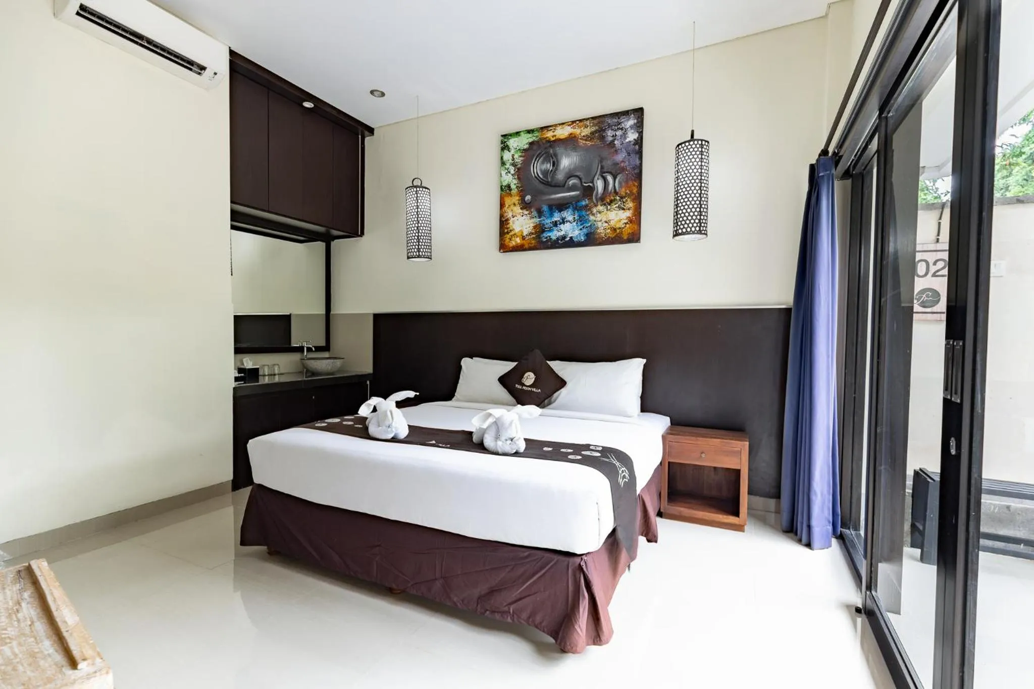 Bed in Full Moon Villa Ubud
