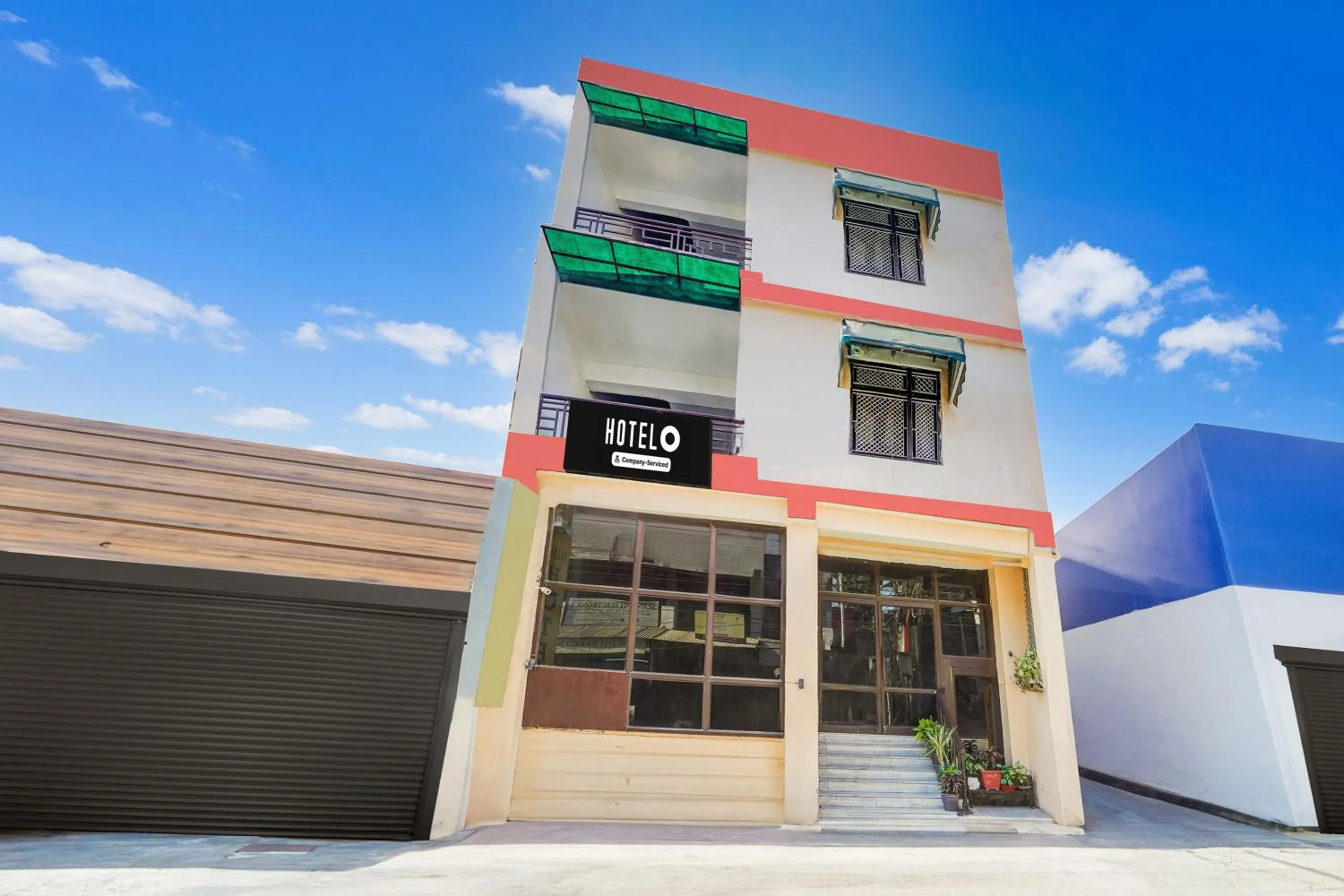 Facade/entrance in Super Hotel O Tyagi Road Near Prince Chowk