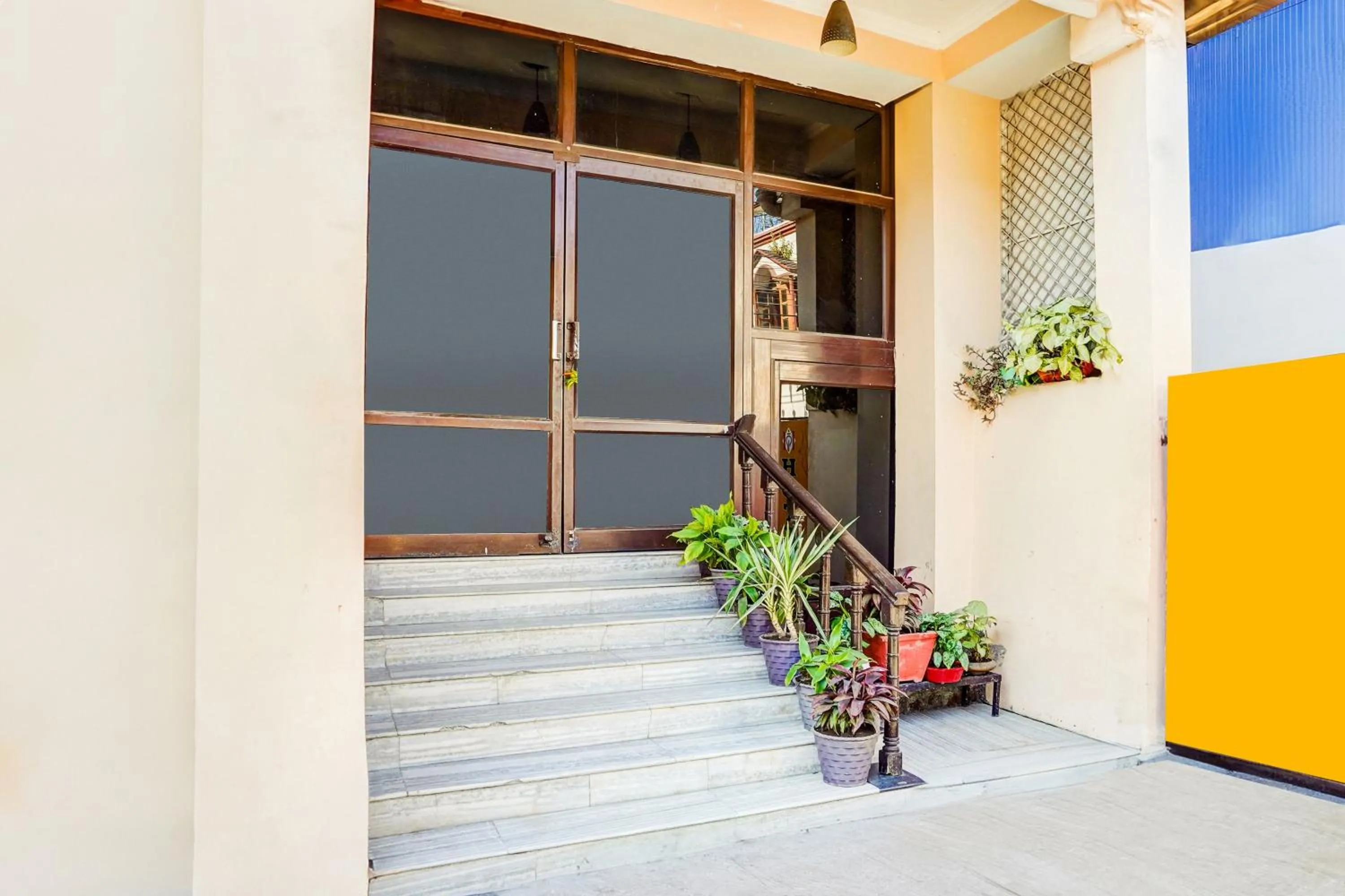 Facade/entrance in Super Hotel O Tyagi Road Near Prince Chowk