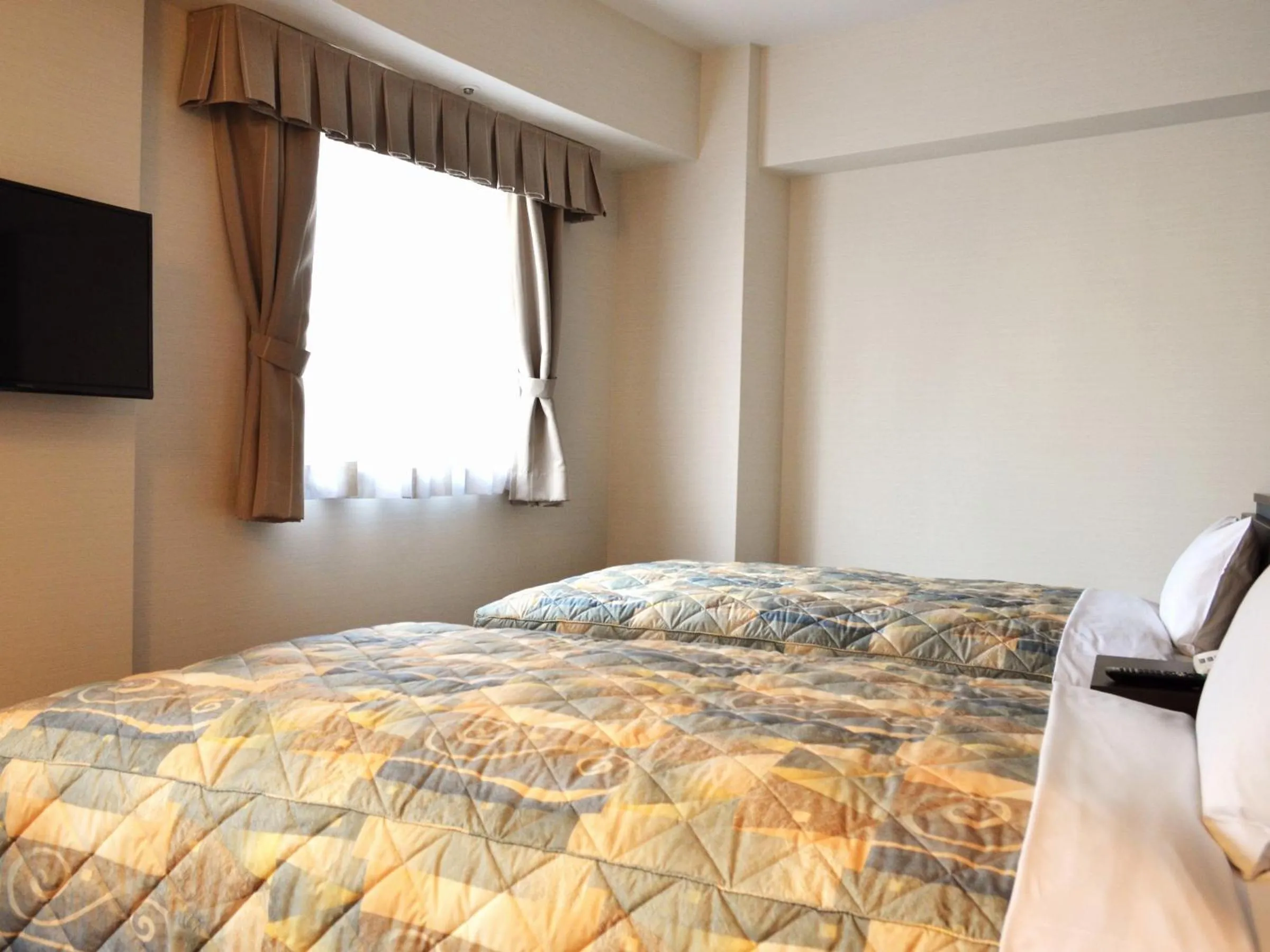 Bed in Yokohama Mandarin Hotel