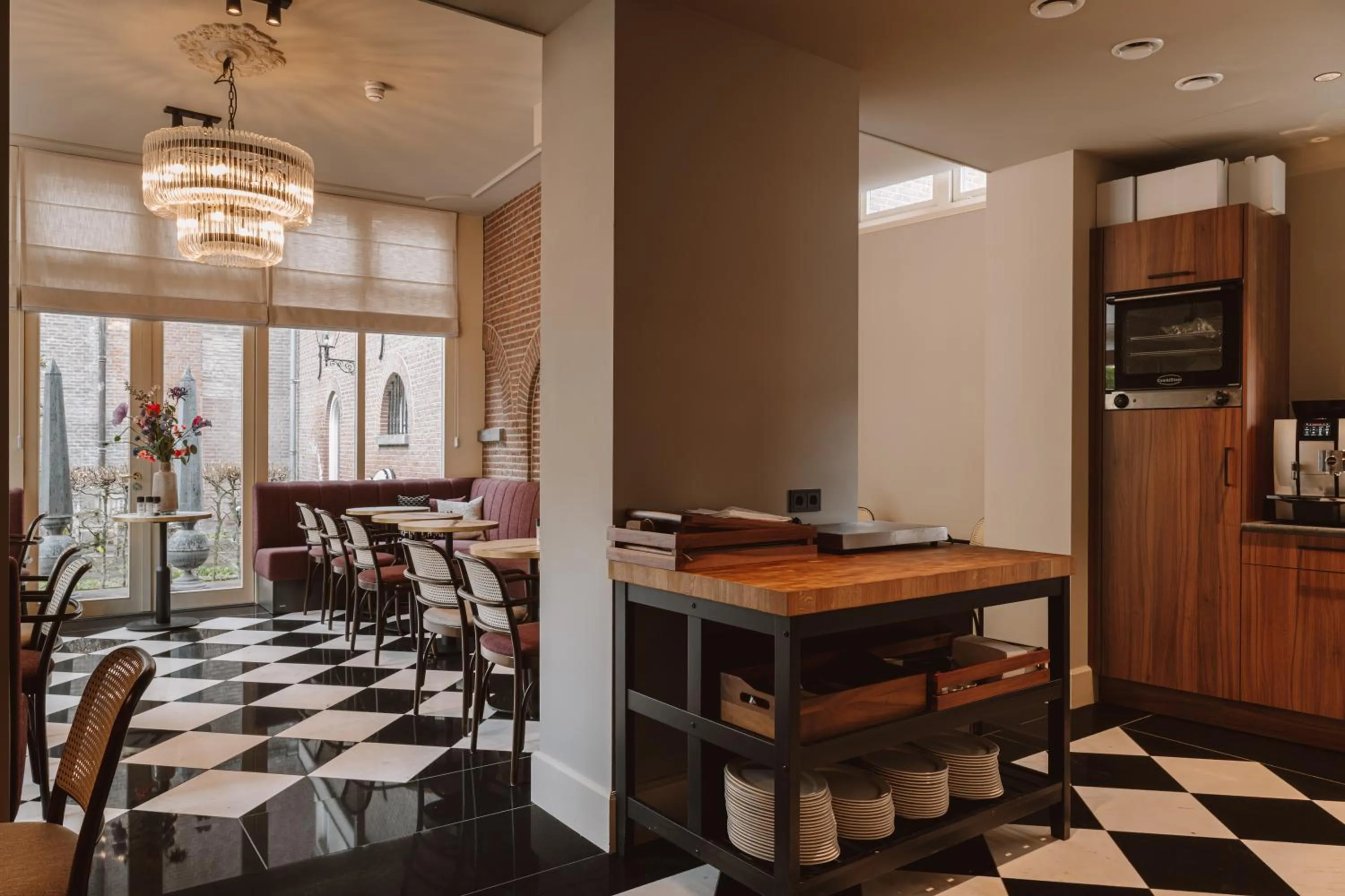 Restaurant/places to eat in The Saints Hotel