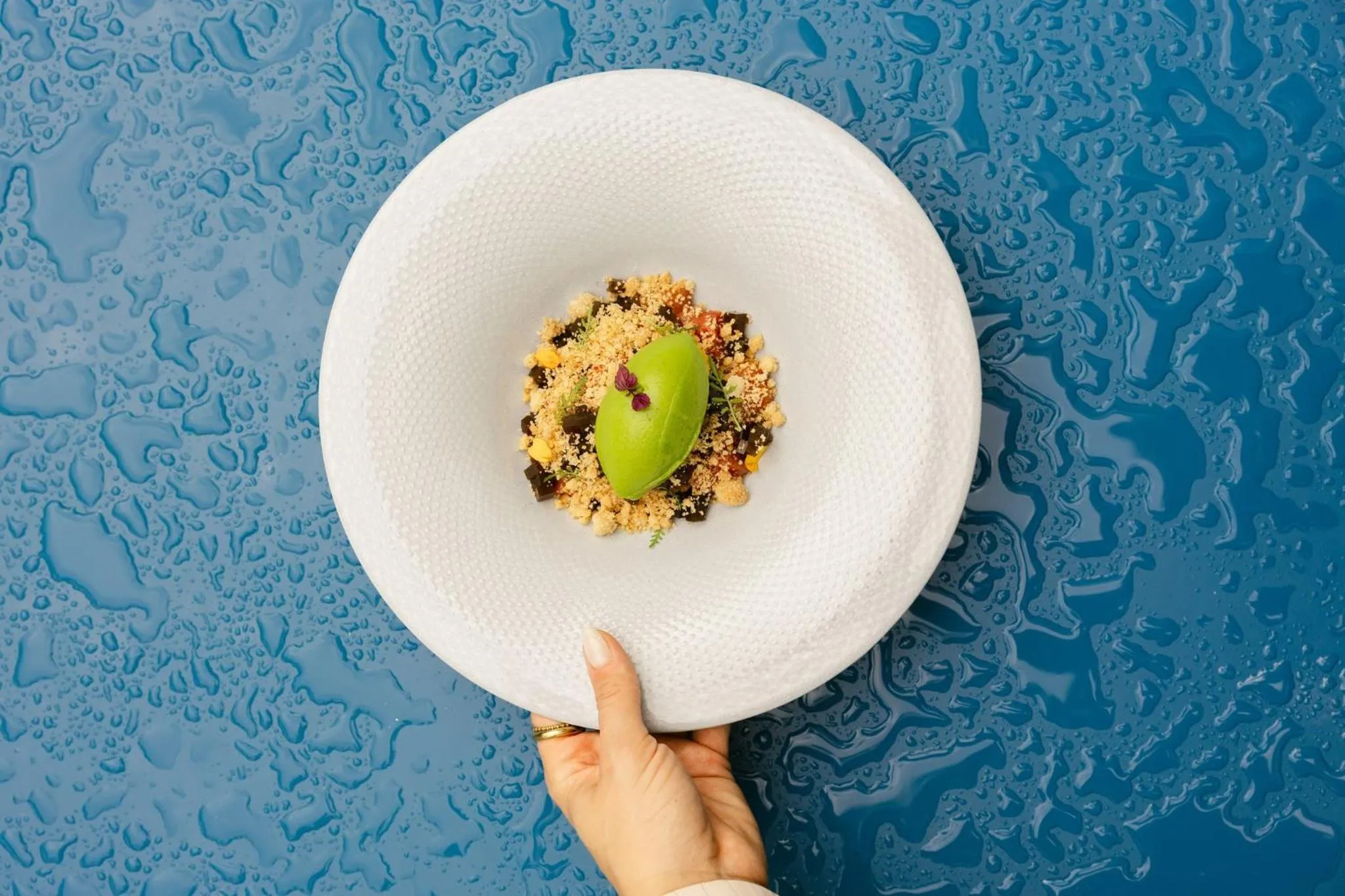 Restaurant/places to eat in Kimpton Main Frankfurt by IHG