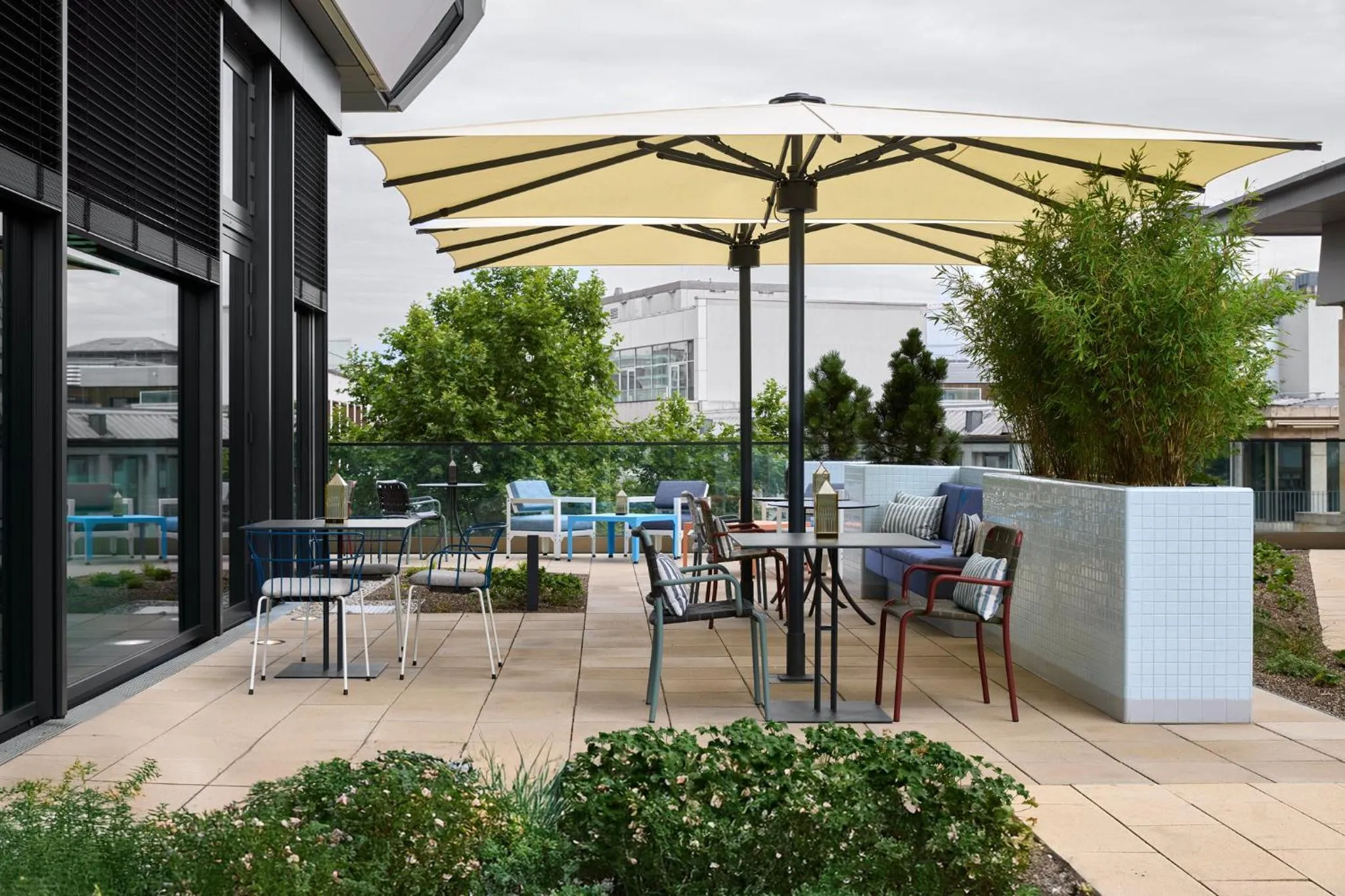 Restaurant/places to eat in Kimpton Main Frankfurt by IHG