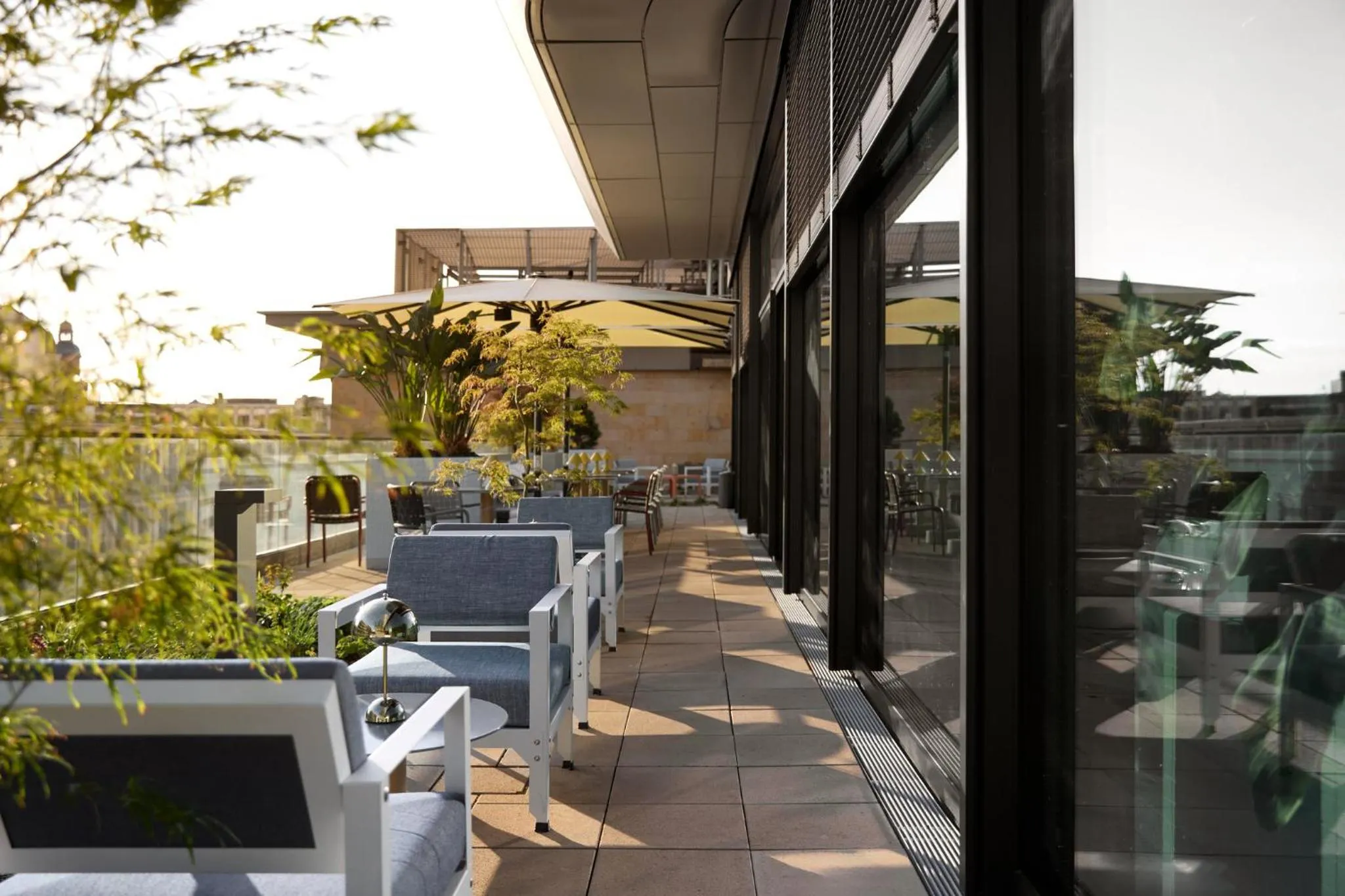 Restaurant/places to eat in Kimpton Main Frankfurt by IHG